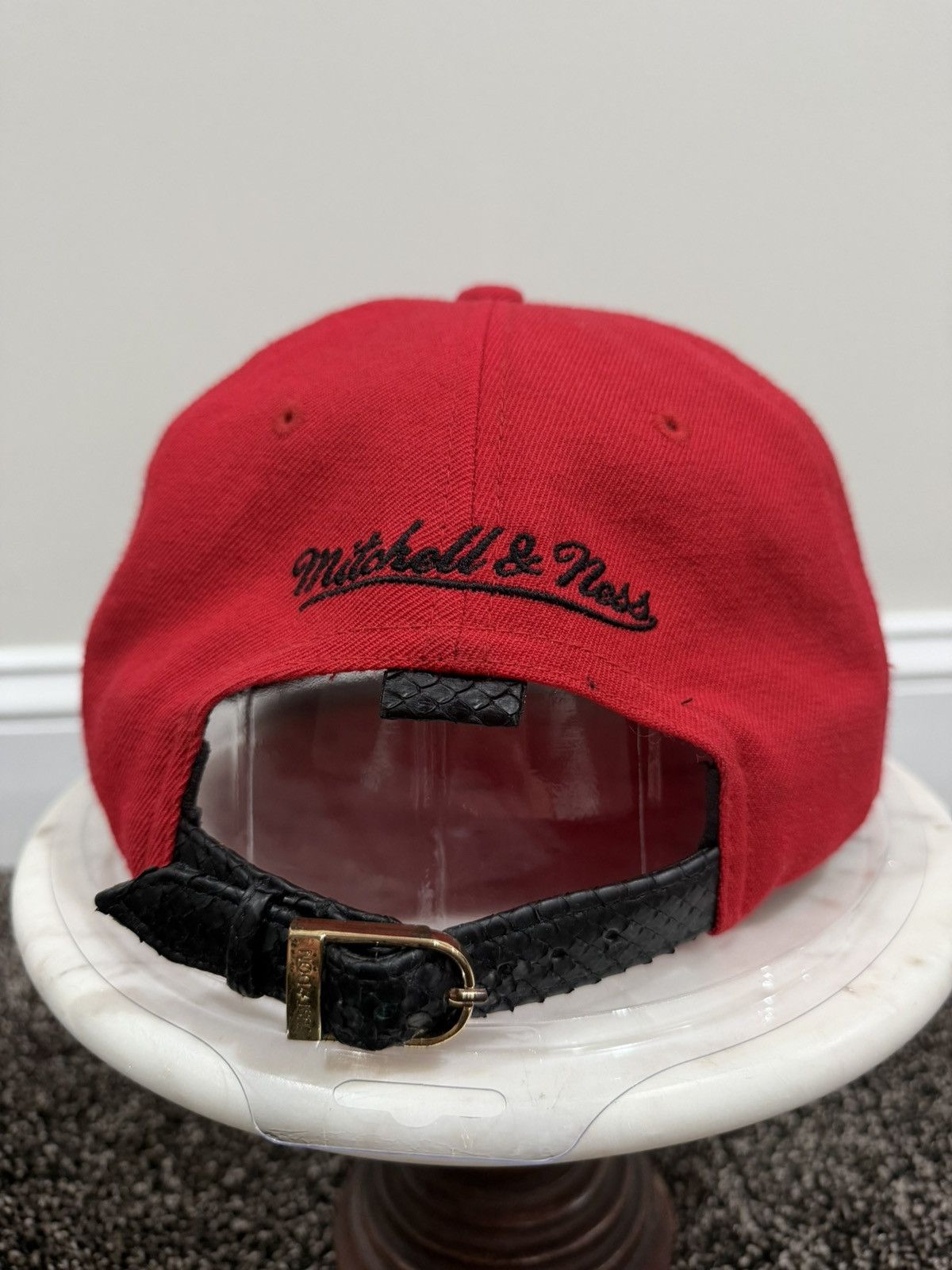 Just Don × Mitchell & Ness Just Don x Mitchell & Ness NBA Chicago Bulls Red Python Hat Size ONE SIZE - 4 Thumbnail