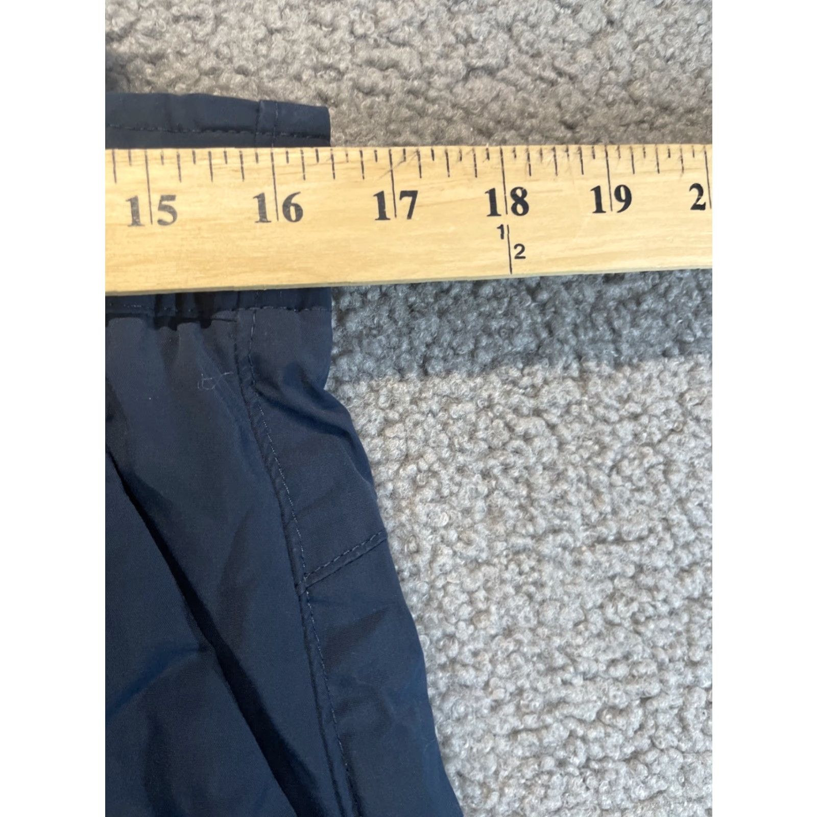 Essentials Amazon Essentials Classic Fit Short Men's Size 32 Size US 32 / EU 48 - 3 Thumbnail