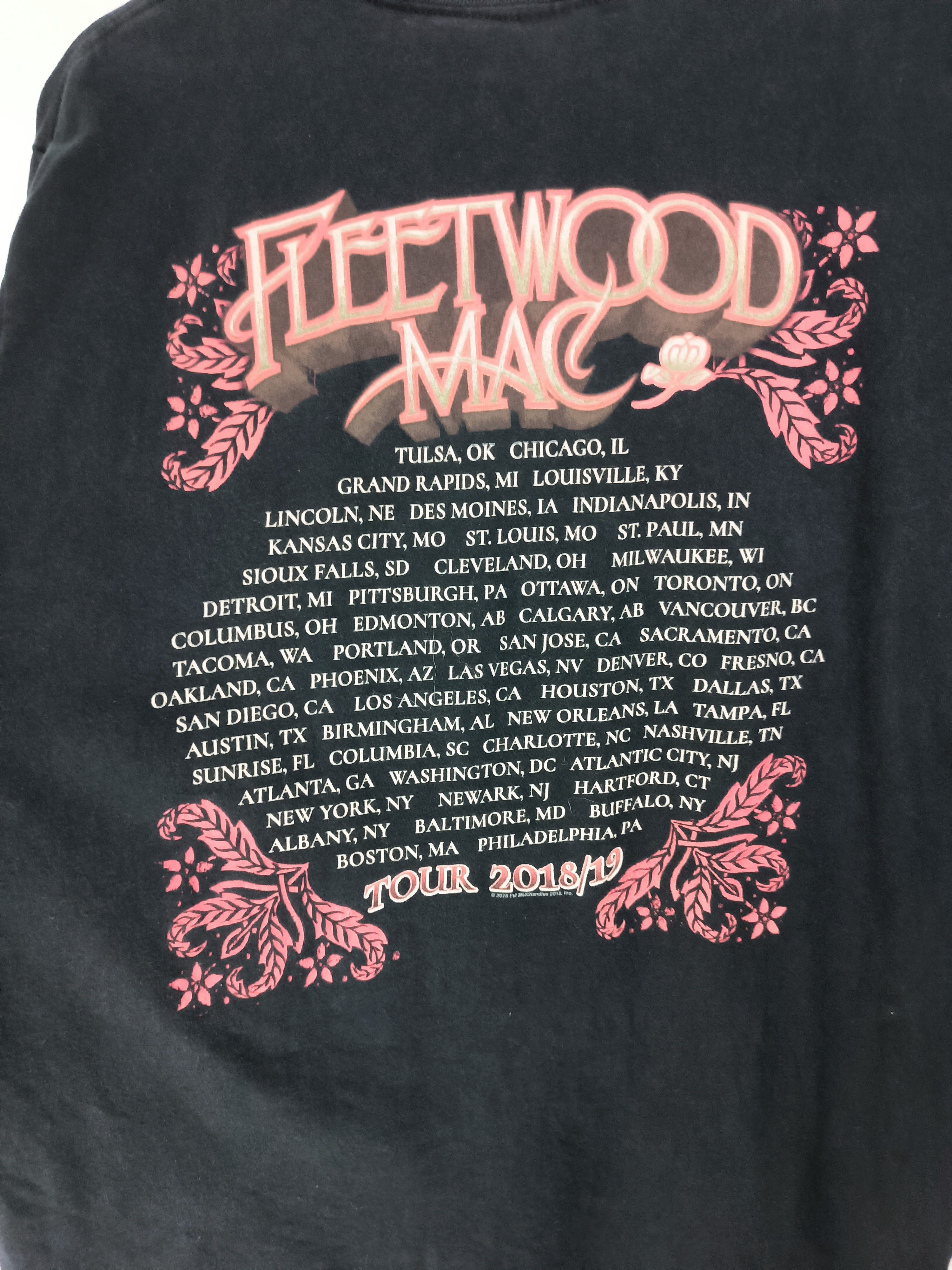 Band Tees VINTAGE 2018 FLEETWOOD MAC IN CONCERT TEE led eagles floyd Size US L / EU 52-54 / 3 - 17 Thumbnail