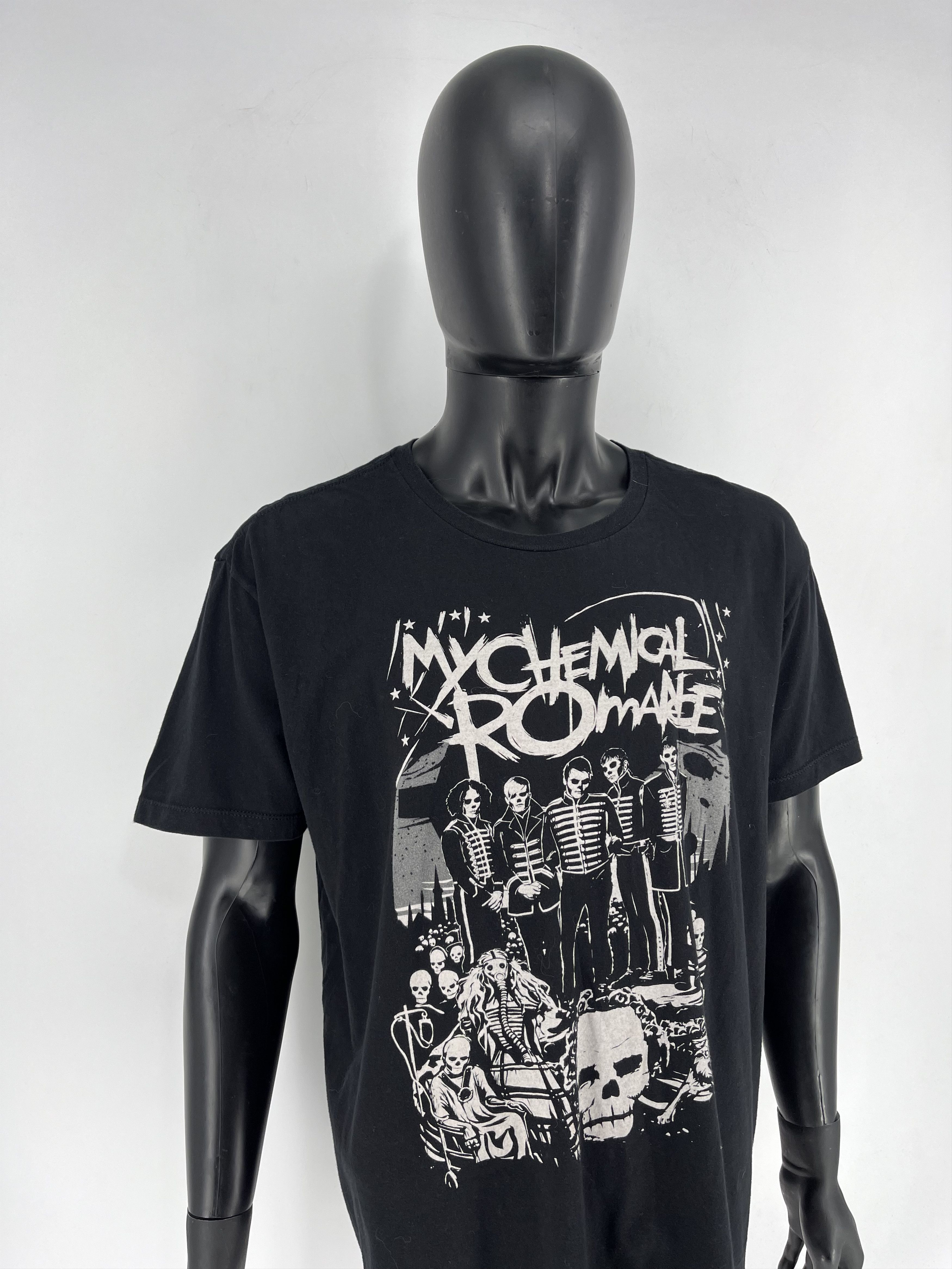 Band Tees × Vintage My Chemical Romance Vintage Y2K Rock Band Tee Size US XL / EU 56 / 4 - 4 Thumbnail