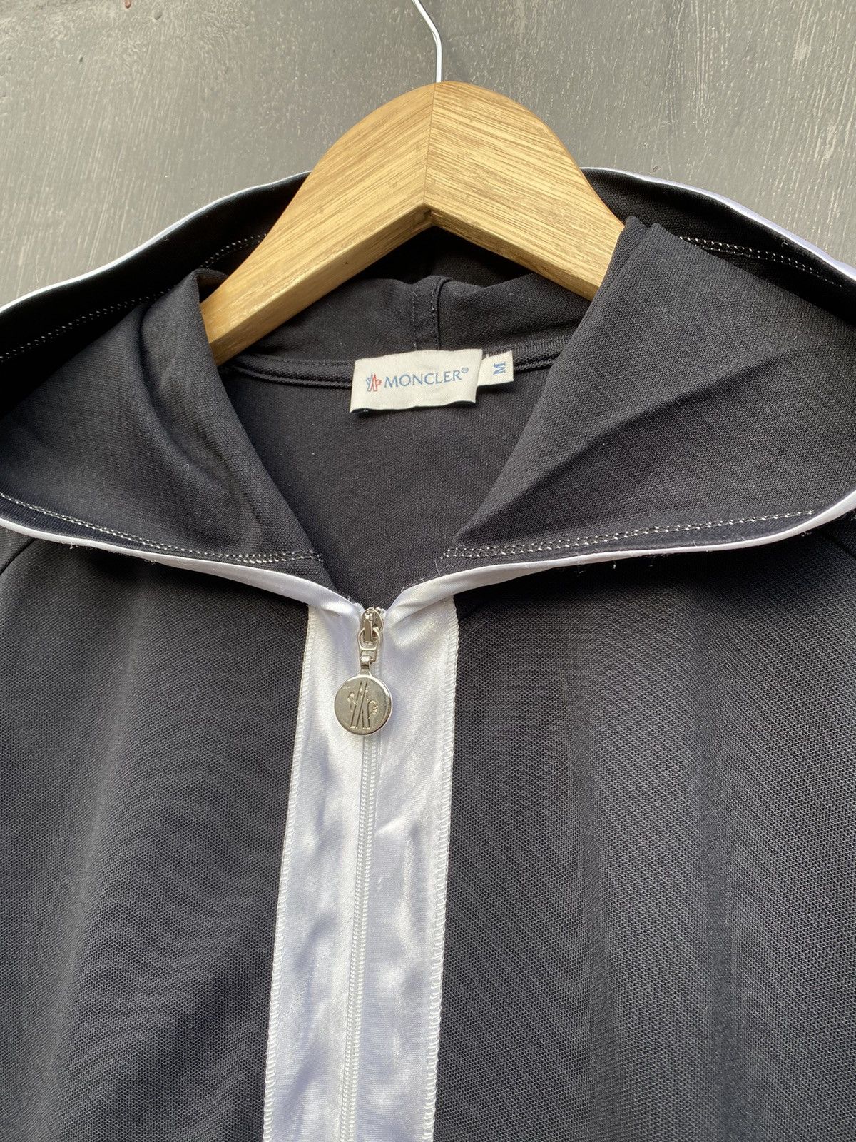 Moncler Moncler vintage Zip hoodie size M Made in Portugal Size M / US 6-8 / IT 42-44 - 4 Thumbnail
