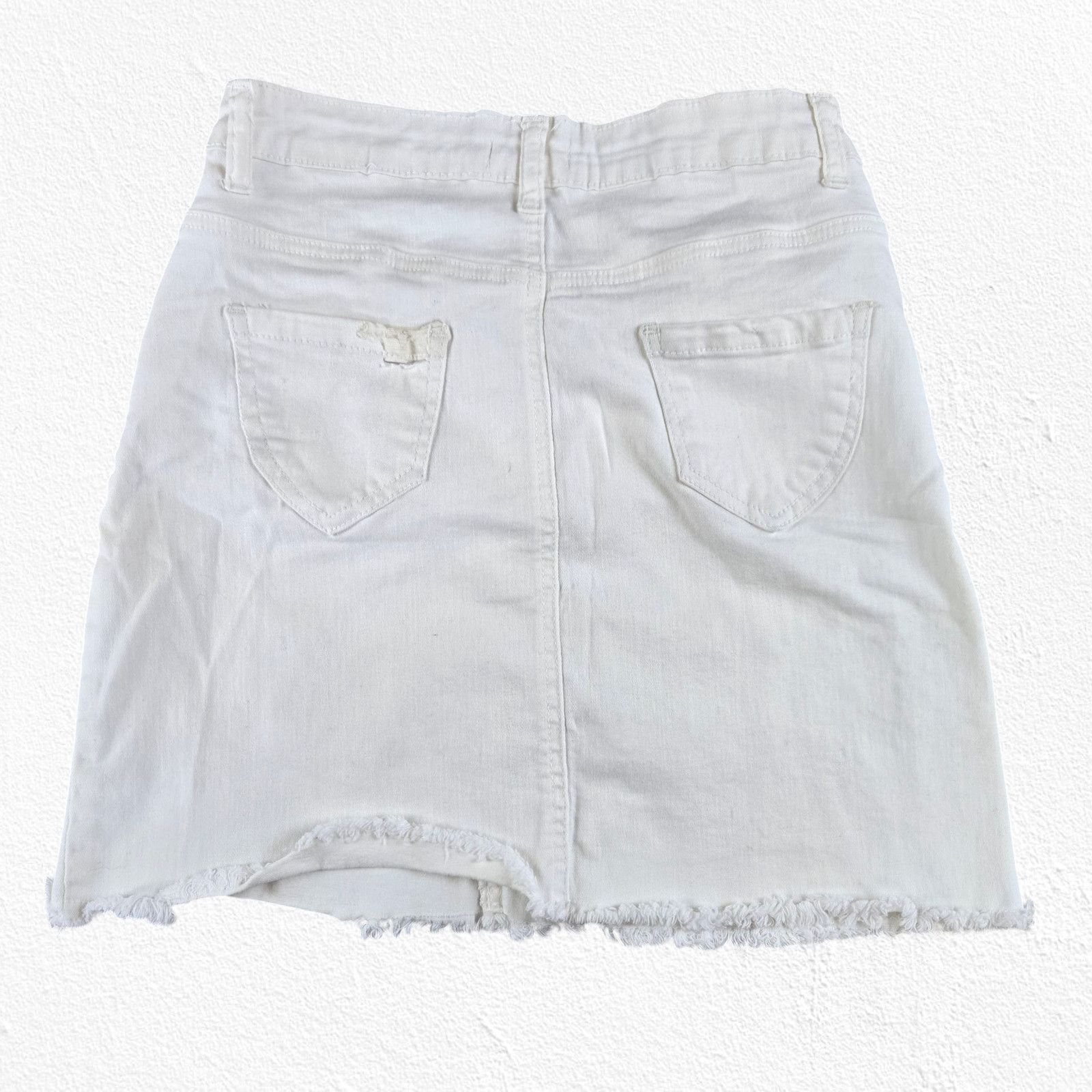 Other Y2K White Low Rise Distressed Mini Denim Skirt Size 2 Size 26" / US 2 / IT 38 - 8 Thumbnail