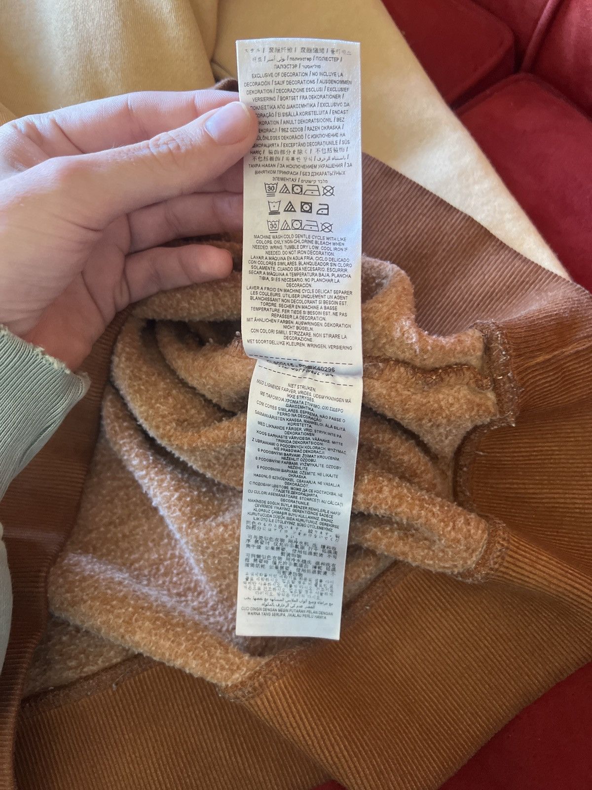 Guess Guess Crewneck - Burnt (M) Size US M / EU 48-50 / 2 - 7 Thumbnail