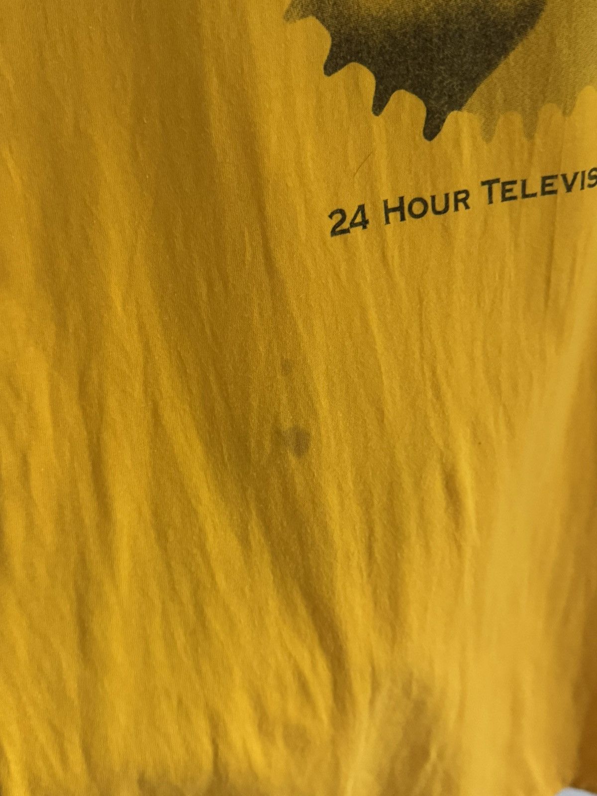 Vintage 80s 24HOURS TELEVISION 19 CUTE KISSING GRAPHIC TSHIRT Size US M / EU 48-50 / 2 - 8 Thumbnail