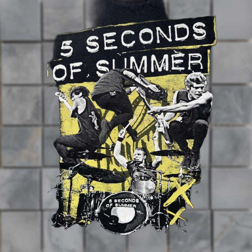 Vintage VINTAGE 5 Seconds of Summer Band Tee Black Graphic Short Sleeve T-Shirt Men Small Rock Tour Concert Graphic Print Mens S Black Clothing Shirt Size US S / EU 44-46 / 1 - 1 Thumbnail