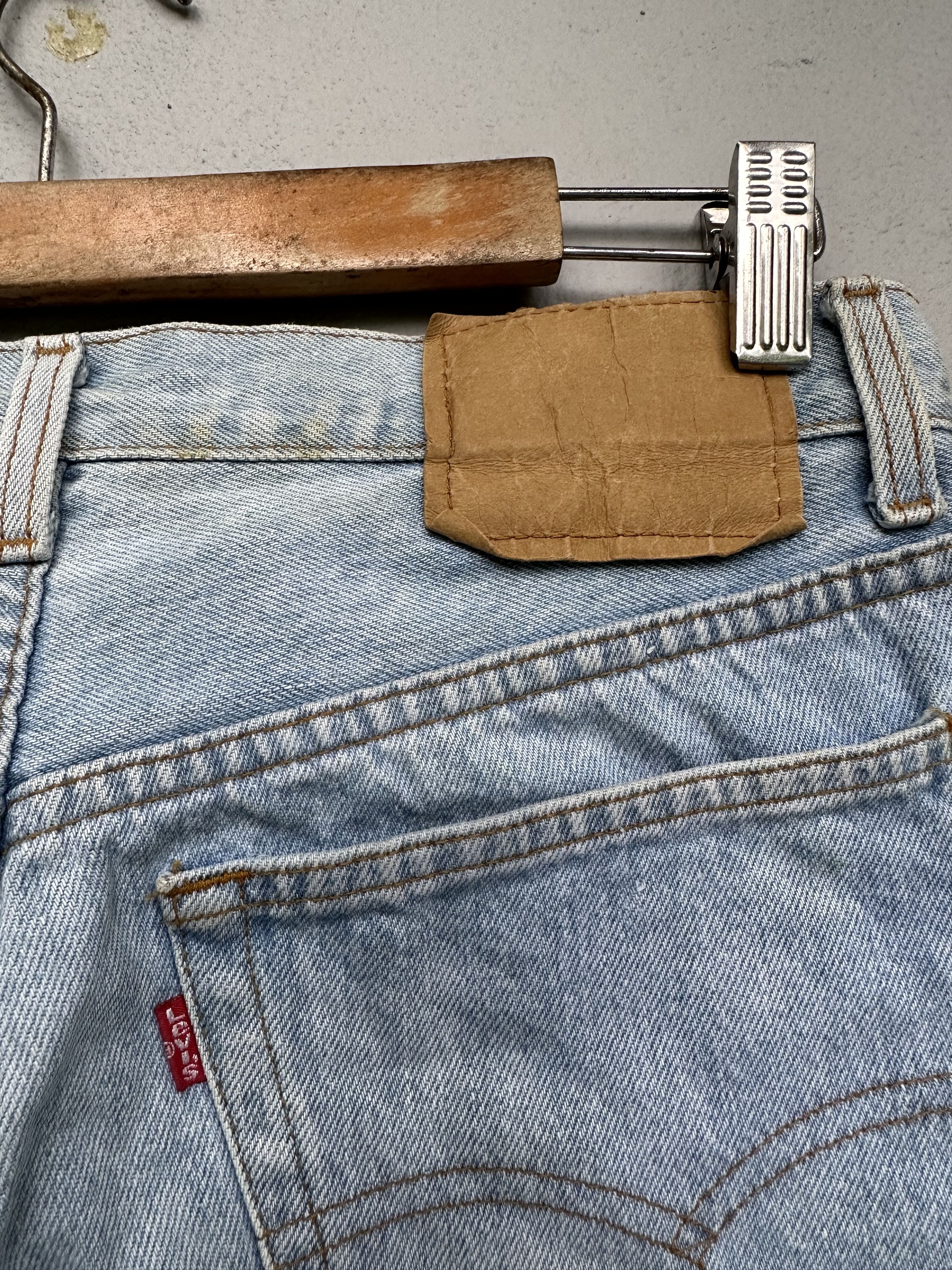 Levi's Vintage 1993 Levi's 501 Distressed Denim Jeans Size US 30 / EU 46 - 20 Thumbnail