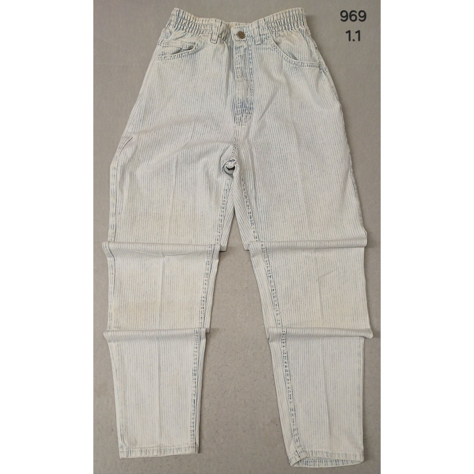 Lee Lee (8M) Vintage High Rise Tapered Leg Light Wash Jeans Size 30" / US 8 / IT 44 - 1 Thumbnail
