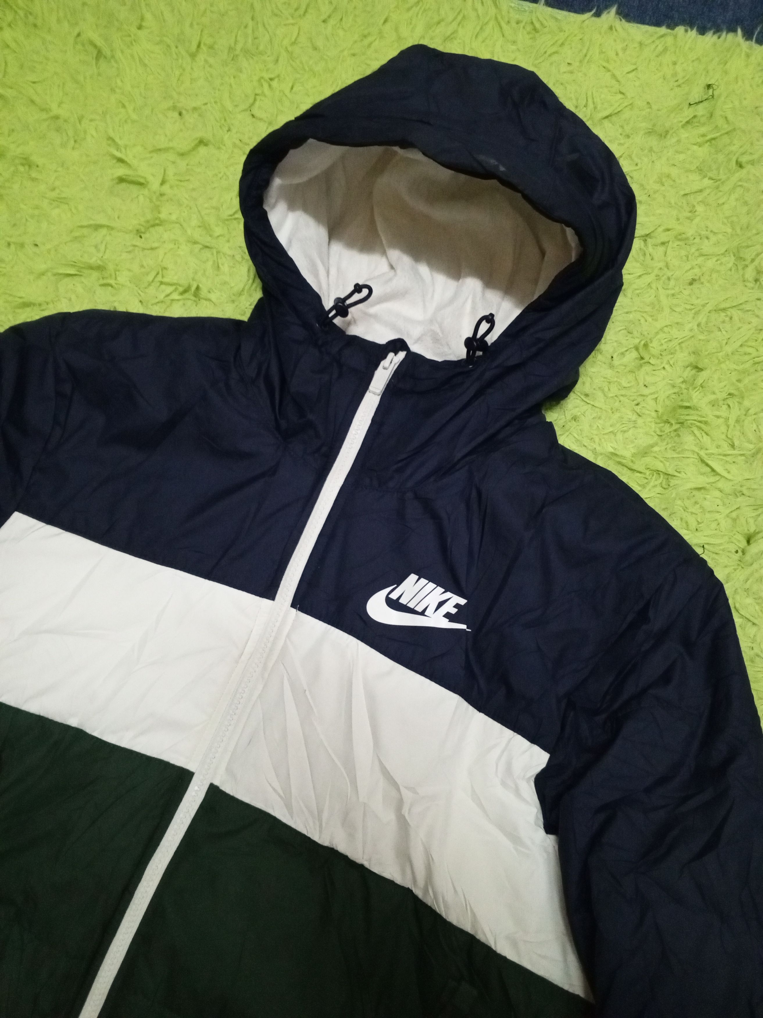 Nike NIKE MULTI COLOR RAIN JACKET HODDIE Size US XL / EU 56 / 4 - 4 Thumbnail