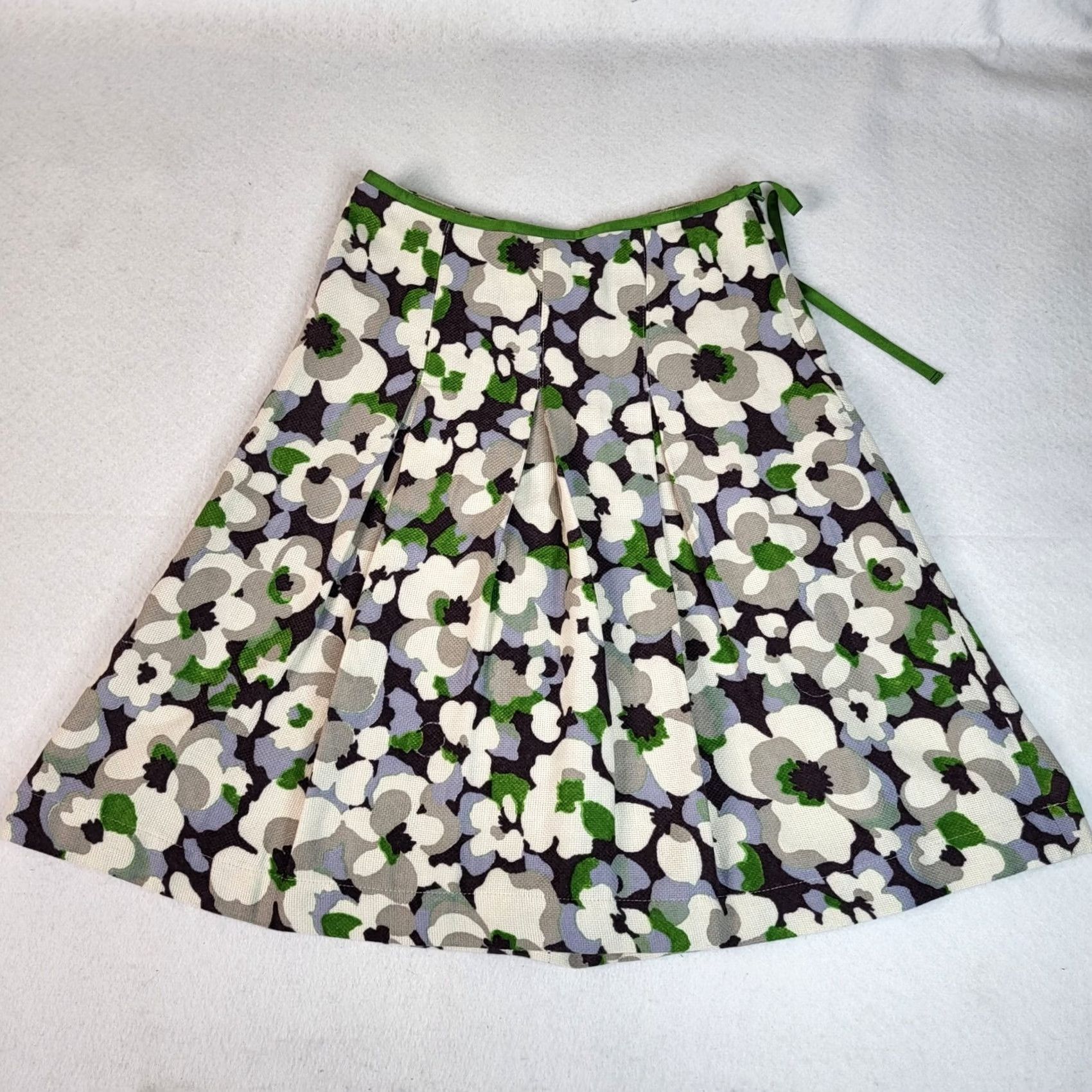 Mango MNG By Mango Women's Pleated Floral Skirt Size 4 Green Knee Length Skirt Mens? Womens Size 27" / US 4 / IT 40 - 8 Thumbnail