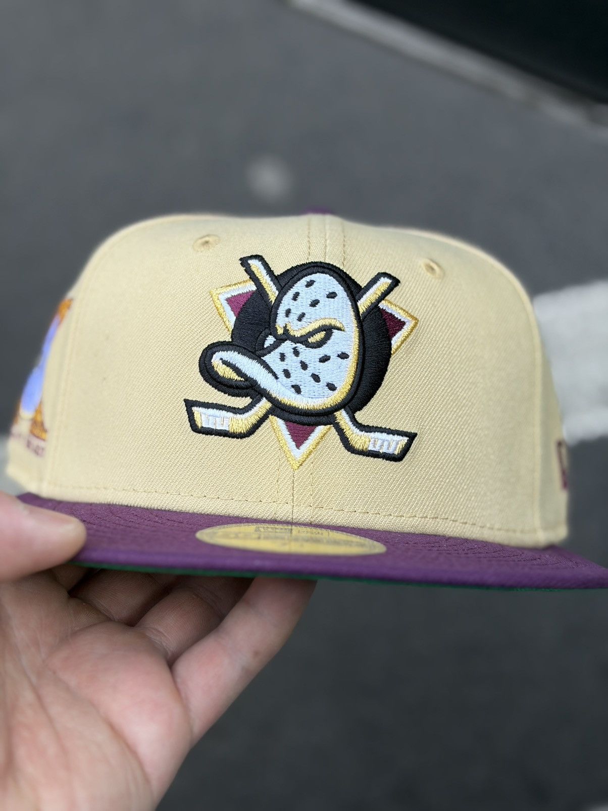 Topperz Two tone Anaheim Ducks size 7 1/4 Size ONE SIZE - 2 Thumbnail