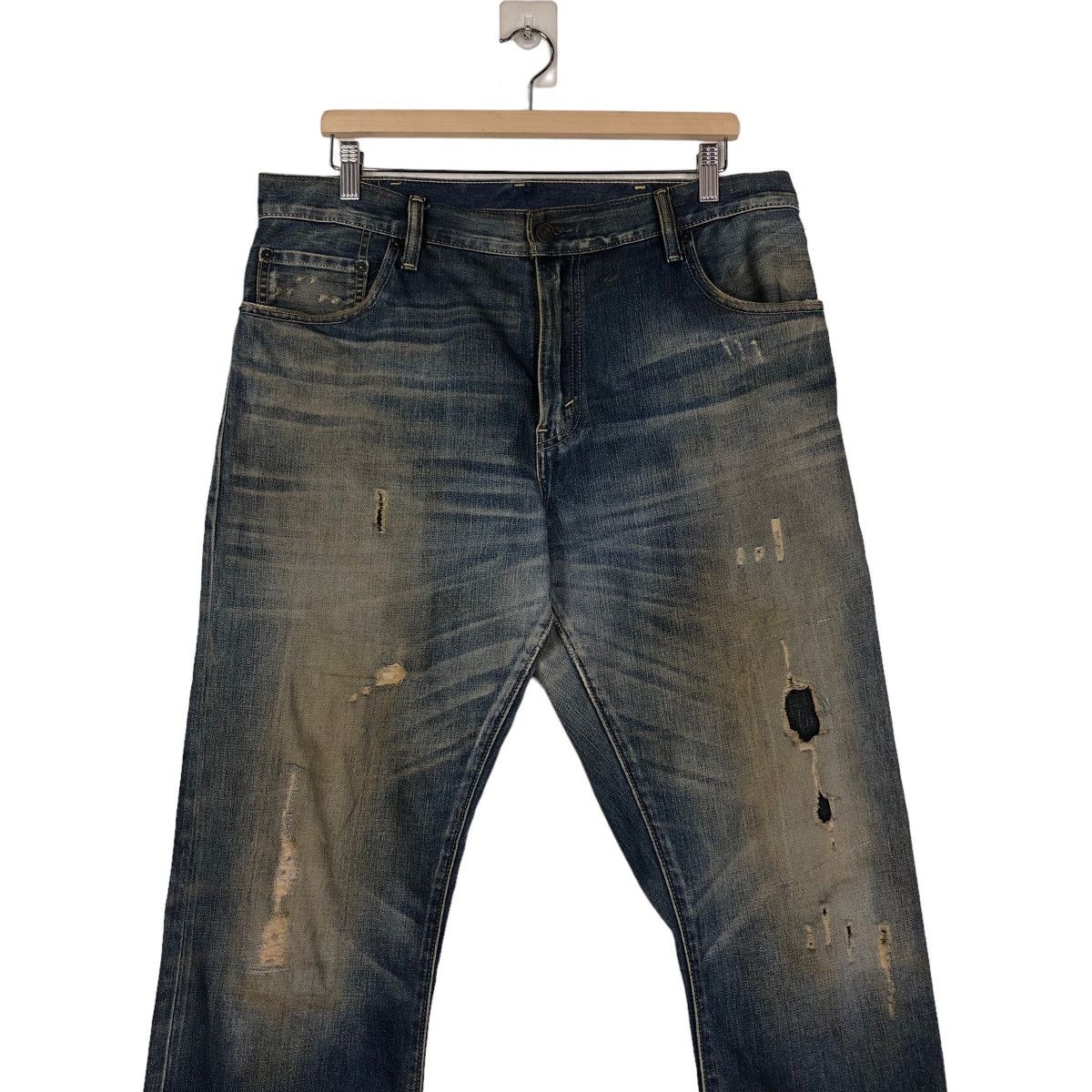 Levi's 🔥Rare Worn Rusty Big Hole Levi’s Distressed Jeans Denim Size US 36 / EU 52 - 4 Thumbnail