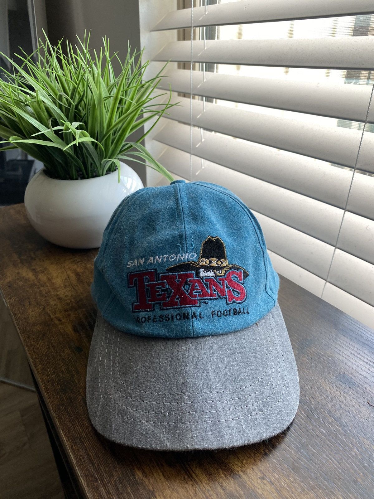 Vintage Vintage 90s San Antonio Texans Football Hat Size ONE SIZE - 1 Thumbnail