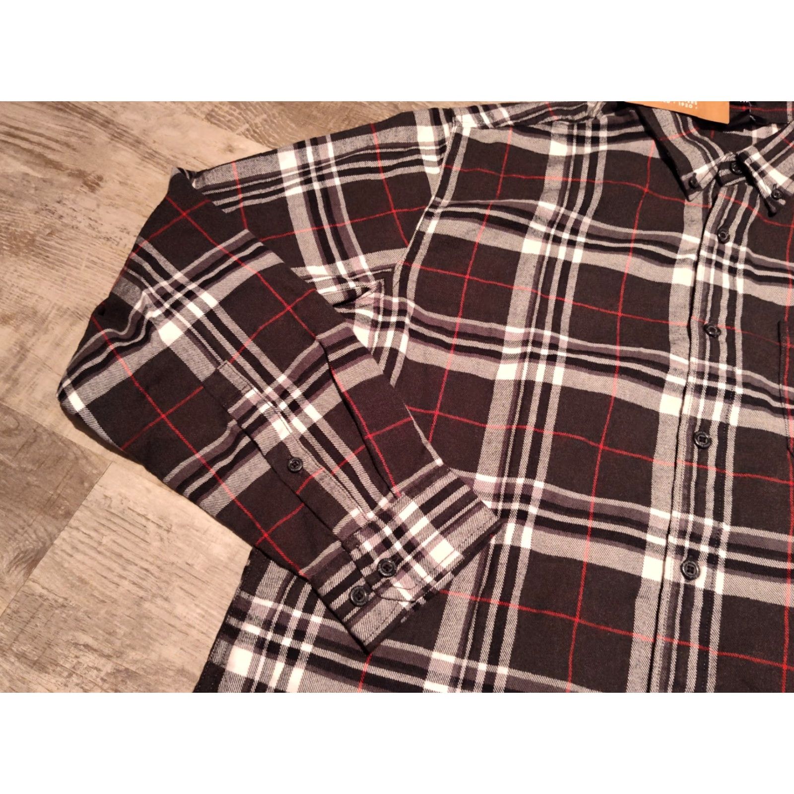 Eddie Bauer Eddie Bauer Men's Flannel Button-Up Shirt Classic Fit Plaid Charcoal L Size US L / EU 52-54 / 3 - 4 Thumbnail