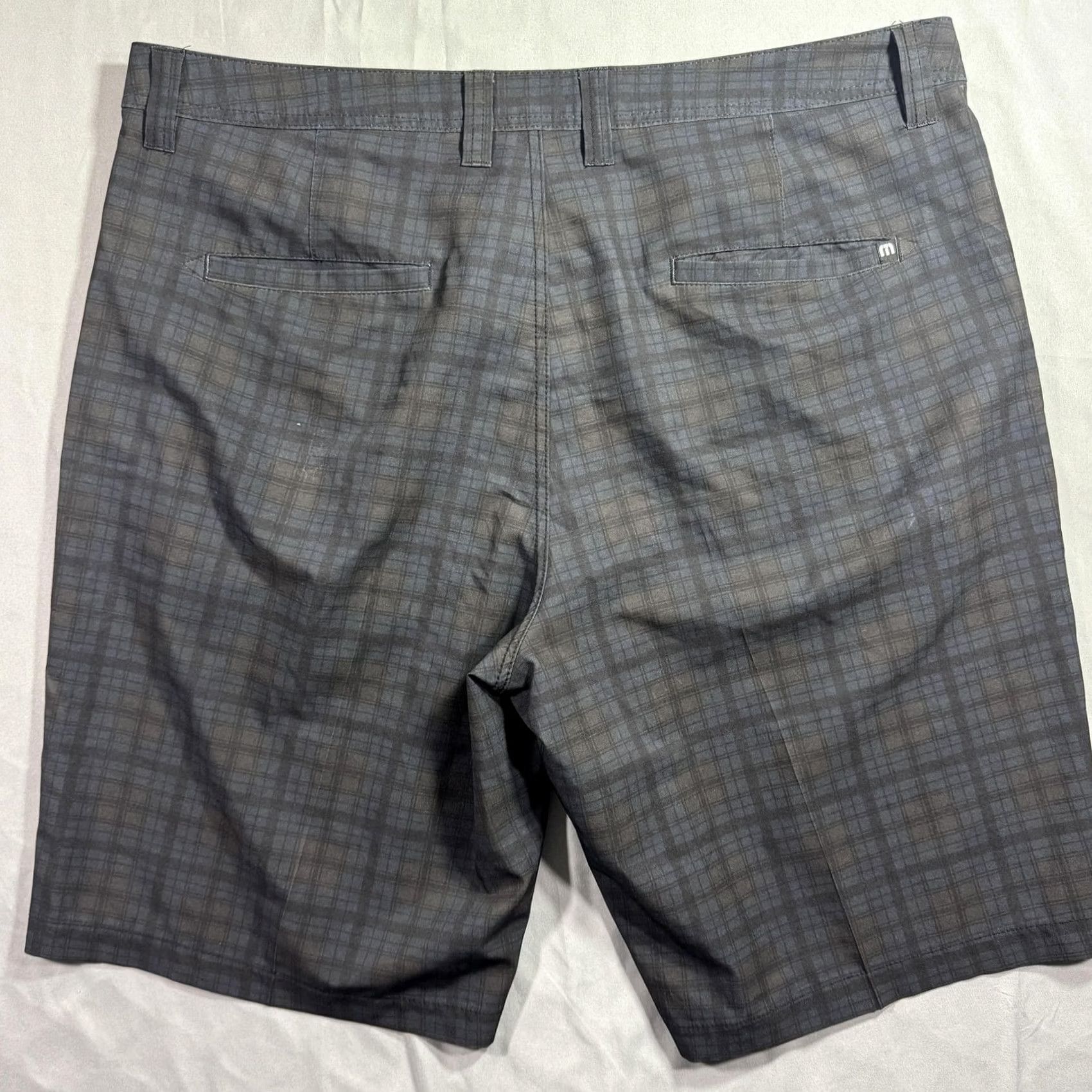 TravisMathew Travis Mathew Shorts Mens 36 Gray Plaid Golf Chino Stretch Performance Casual Regular Front Flat Front Pockets Belt Loops Travel Inseam 11in Size US 36 / EU 52 - 4 Thumbnail