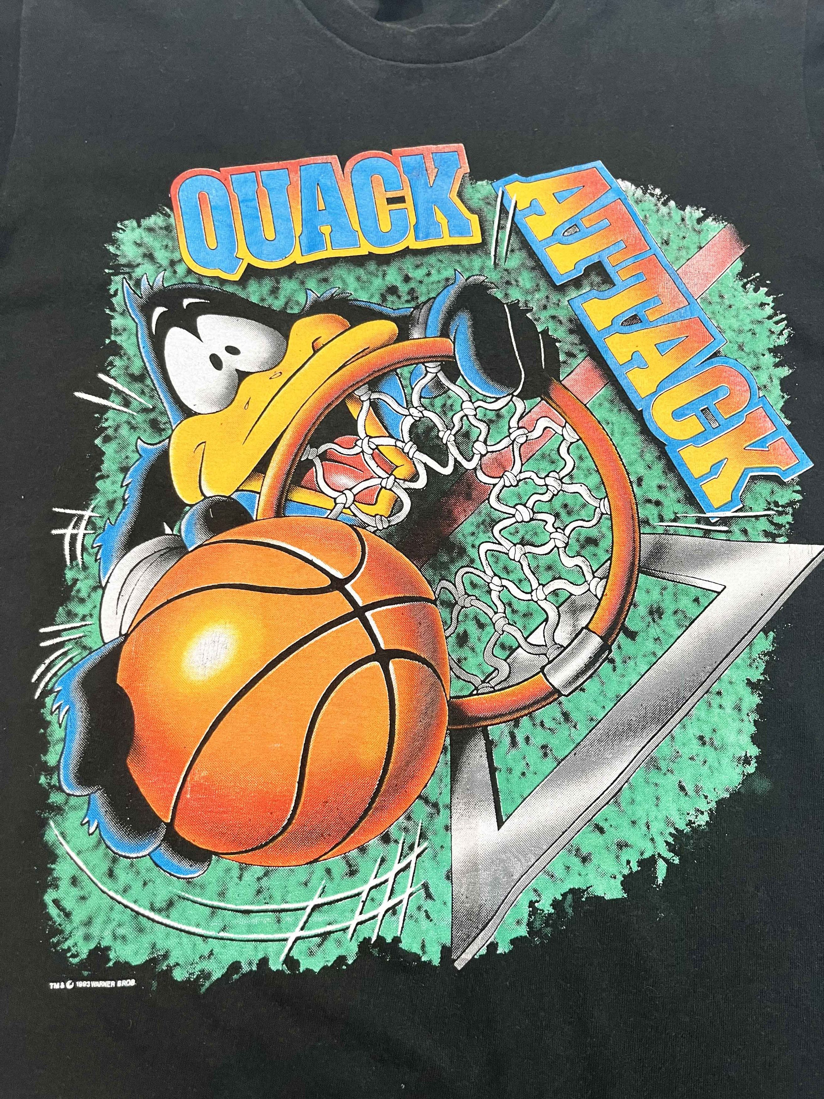 Vintage Vintage TAG 1993 Quack Attack Basketball T-Shirt Size US M / EU 48-50 / 2 - 2 Thumbnail