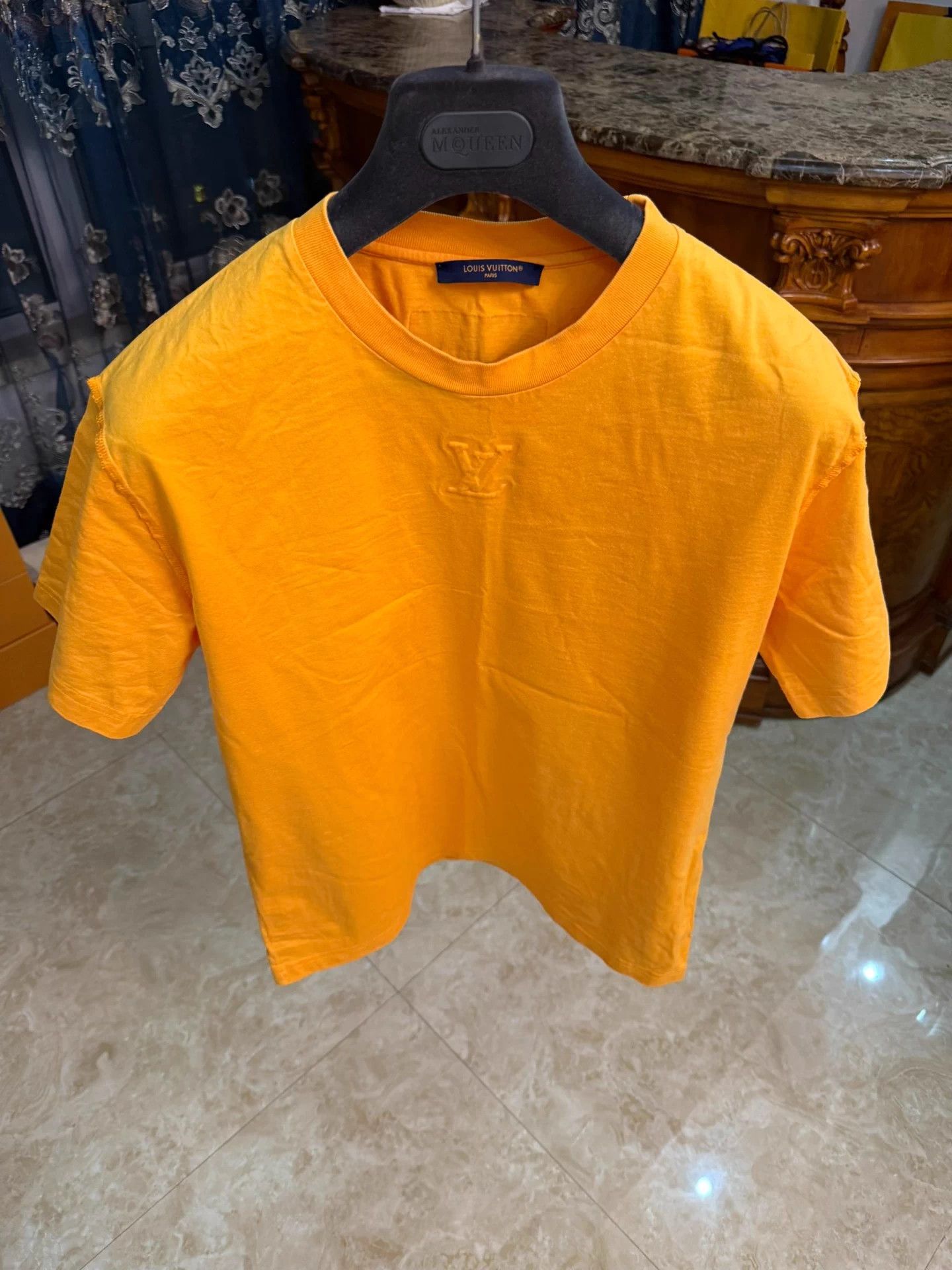 Louis Vuitton LV 2025 3D Logo M Minimalist T - shirt Size US M / EU 48-50 / 2 - 1 Thumbnail