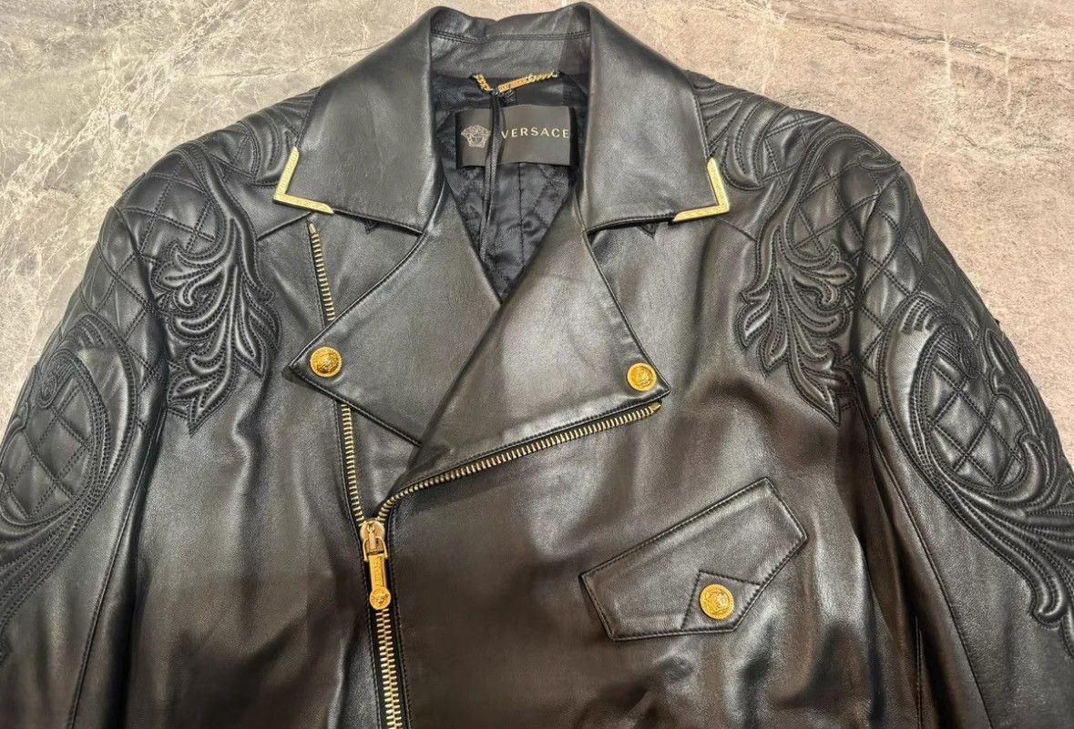 Versace Versace Sheepskin embroidered leather jacket Size US S / EU 44-46 / 1 - 3 Thumbnail