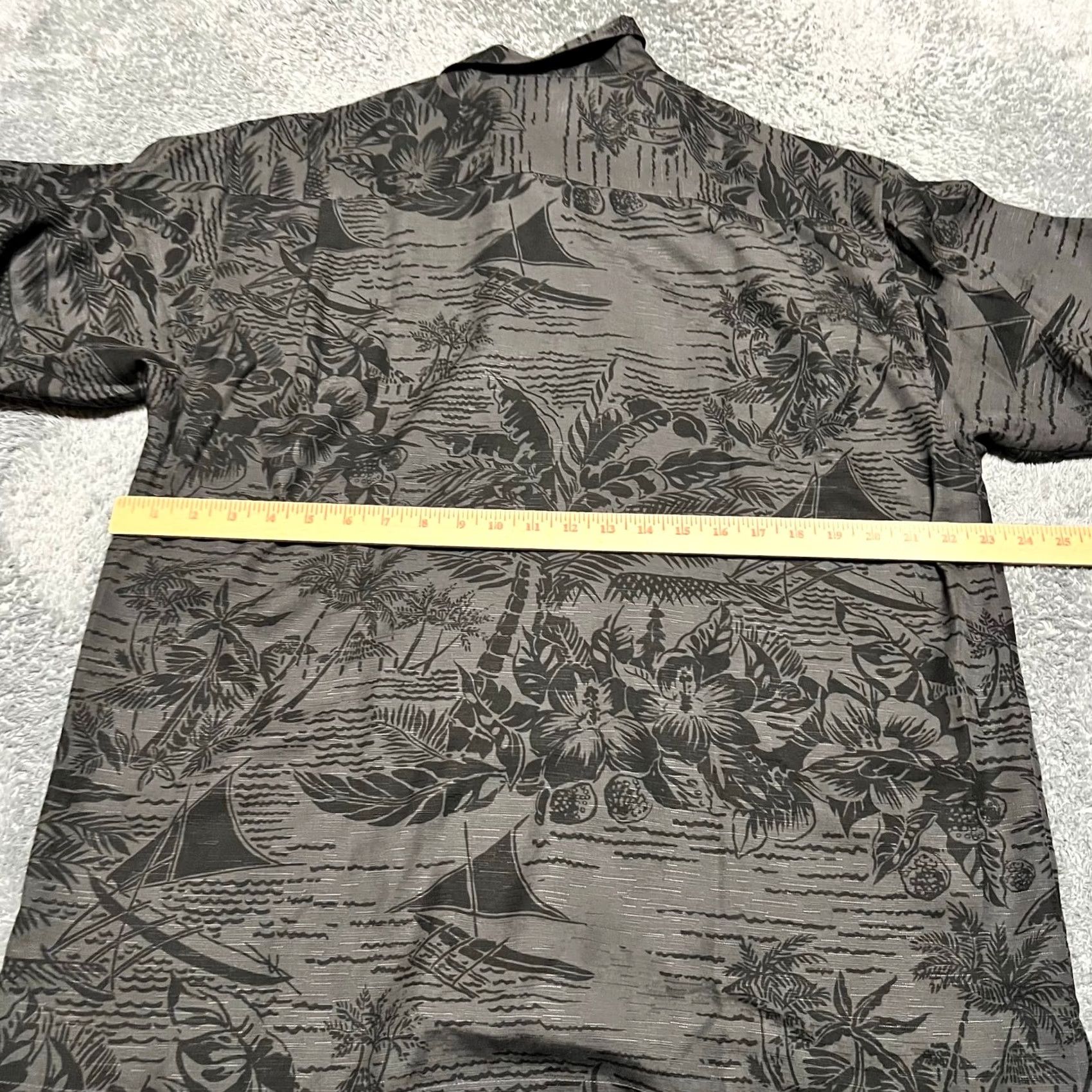 Tommy Bahama Tommy Bahama Camp Shirt Mens Medium Gray Hawaiian Floral Silk Short Sleeve Mens Size US M / EU 48-50 / 2 - 5 Thumbnail
