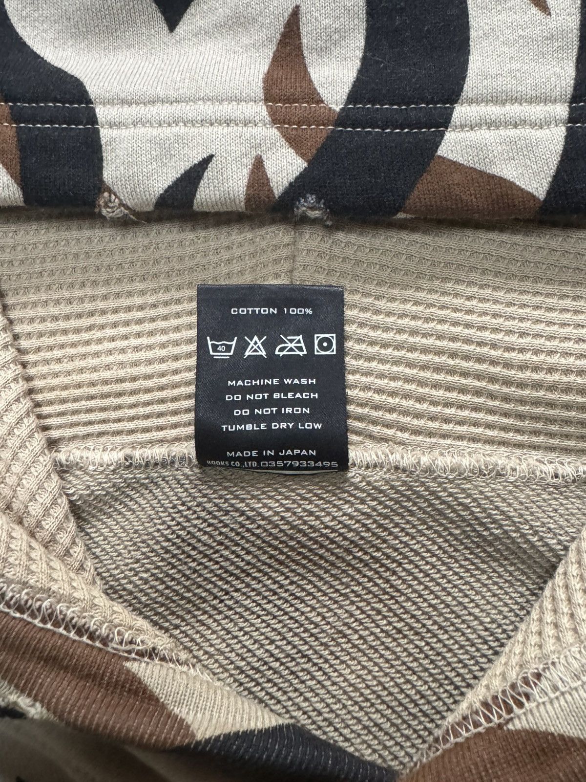 Number (N)ine Number Nine aw04 tribal pullover Size US M / EU 48-50 / 2 - 3 Thumbnail