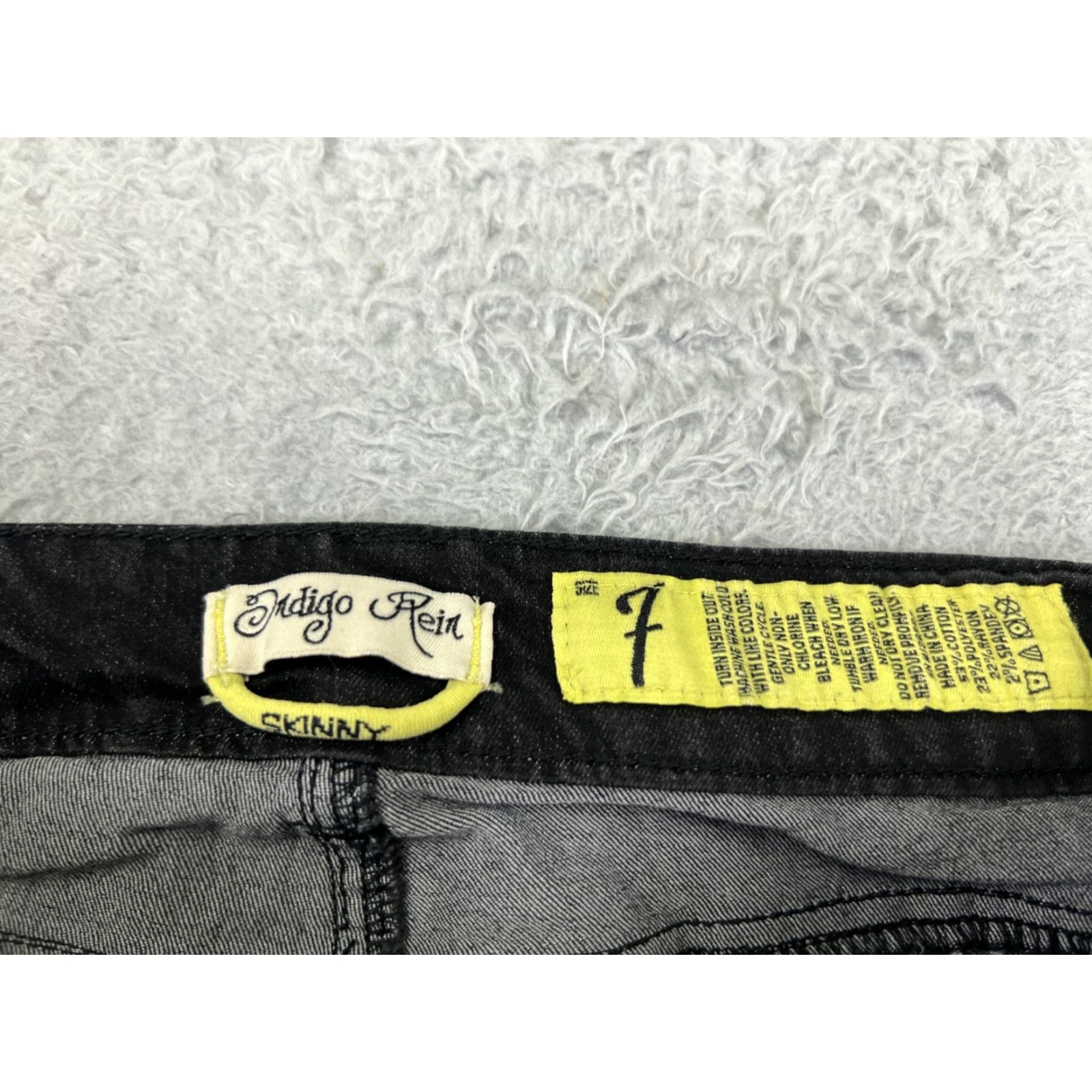 Denime VINTAGE Indigo Rein Jeans Womens 7 Black Denim Skinny Low Rise Rhinestone 27x29 Size 28" / US 6 / IT 42 - 6 Thumbnail