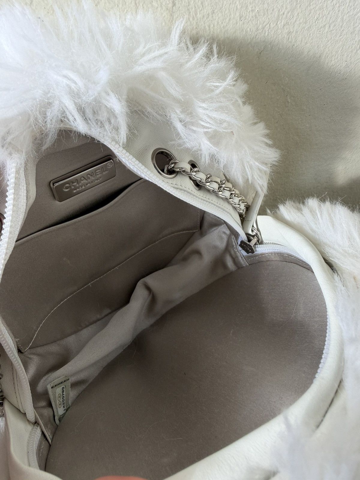 Chanel Chanel White Faux Fur Crystal Embellished CC Round Crossbody Size ONE SIZE - 10 Thumbnail