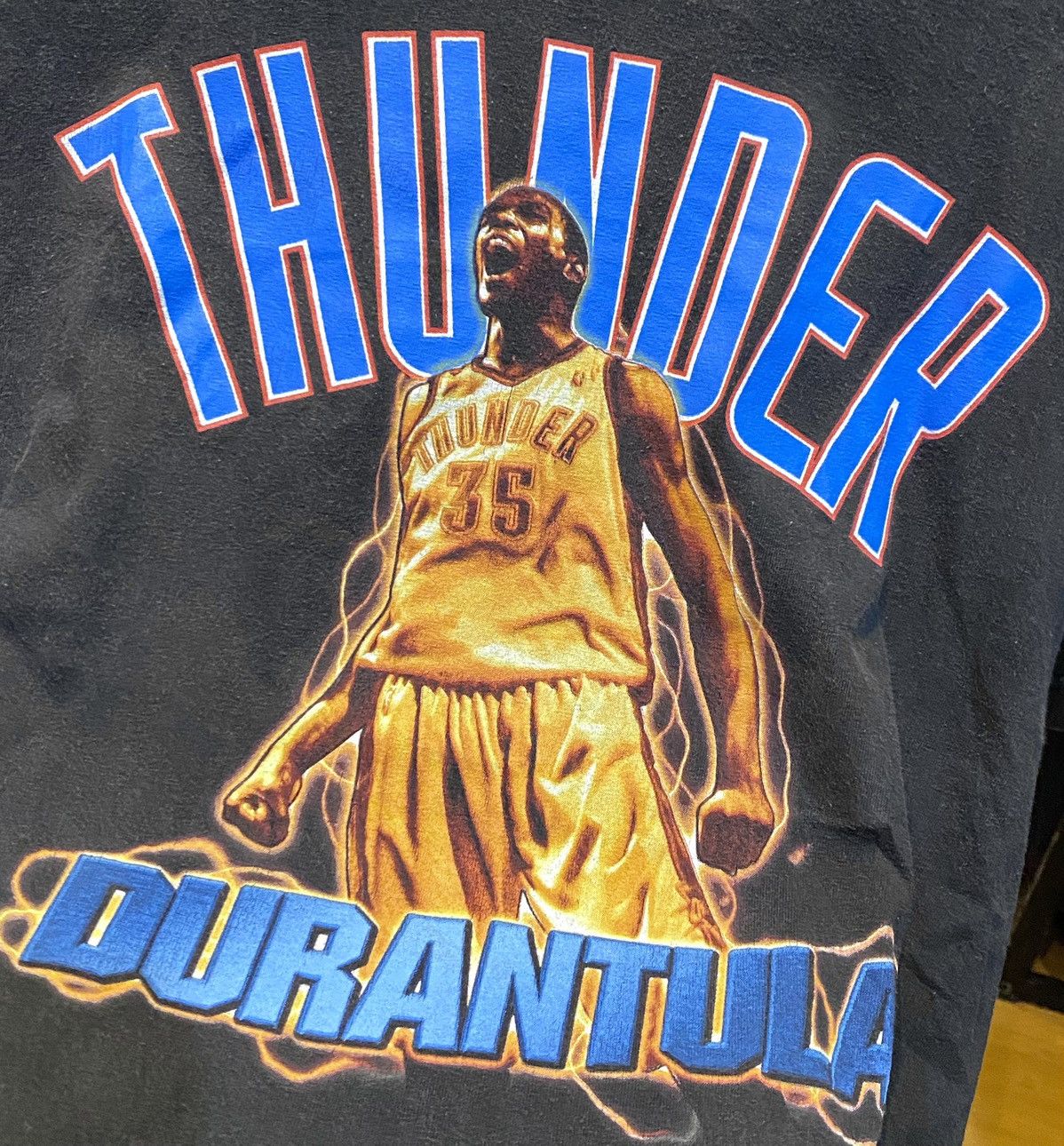 Majestic × NBA Tshirt Kevin Durant DURANTULA OKC nba Majestic Vintage vtg Size US L / EU 52-54 / 3 - 3 Thumbnail