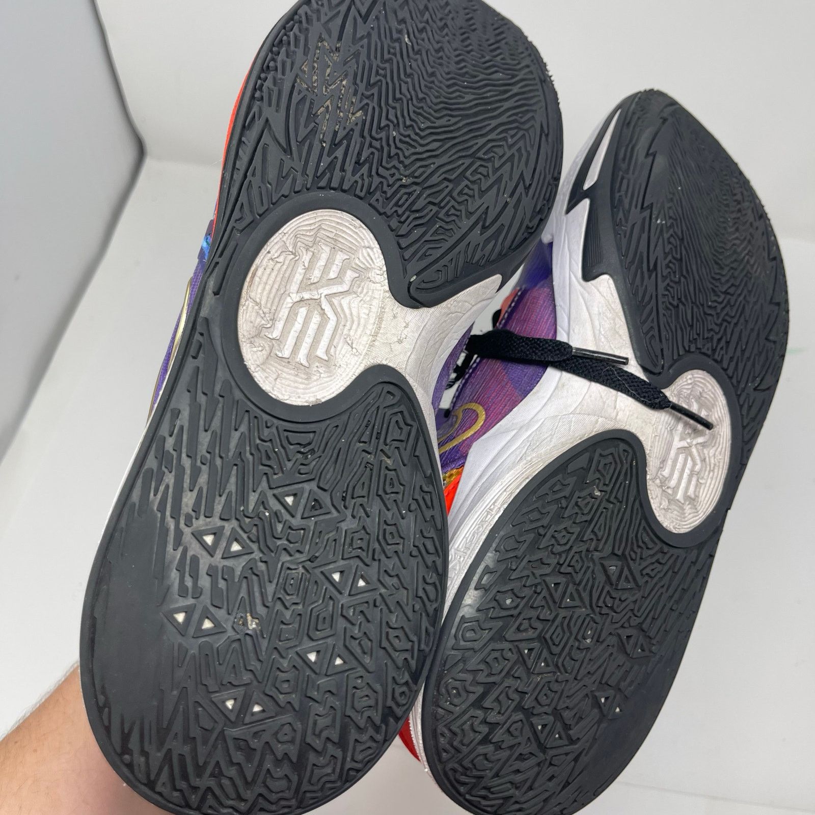 Nike Nike Kyrie Irving Low 5 Mural Jewell Loyd Purple DJ6012-002 Size US 12 / EU 45 - 13 Thumbnail