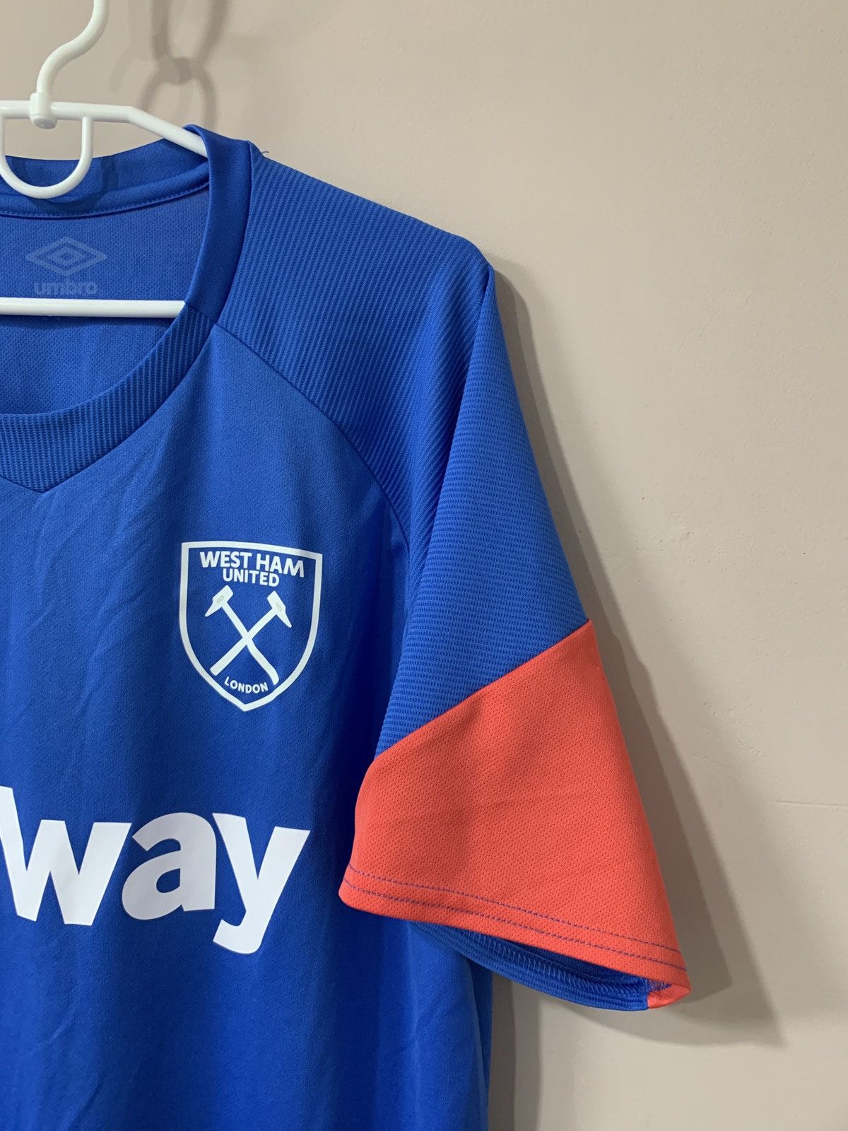 Umbro West Ham United Training Football Jersey Soccer Umbro Shirt Size US XL / EU 56 / 4 - 3 Thumbnail