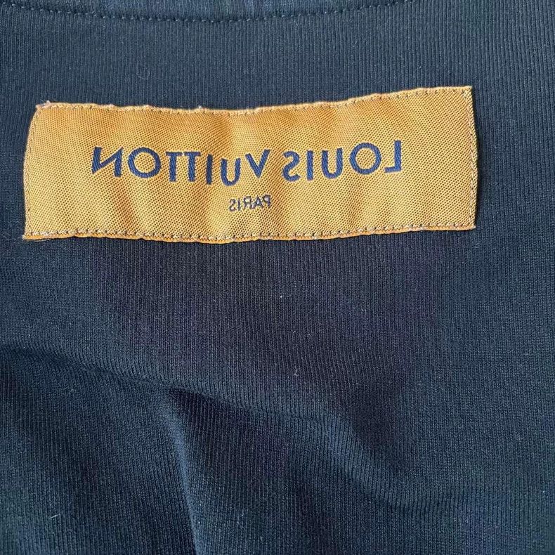Louis Vuitton Louis Vuitton Colorful logo long sleeve 2501-Nextarrow Size US L / EU 52-54 / 3 - 5 Thumbnail