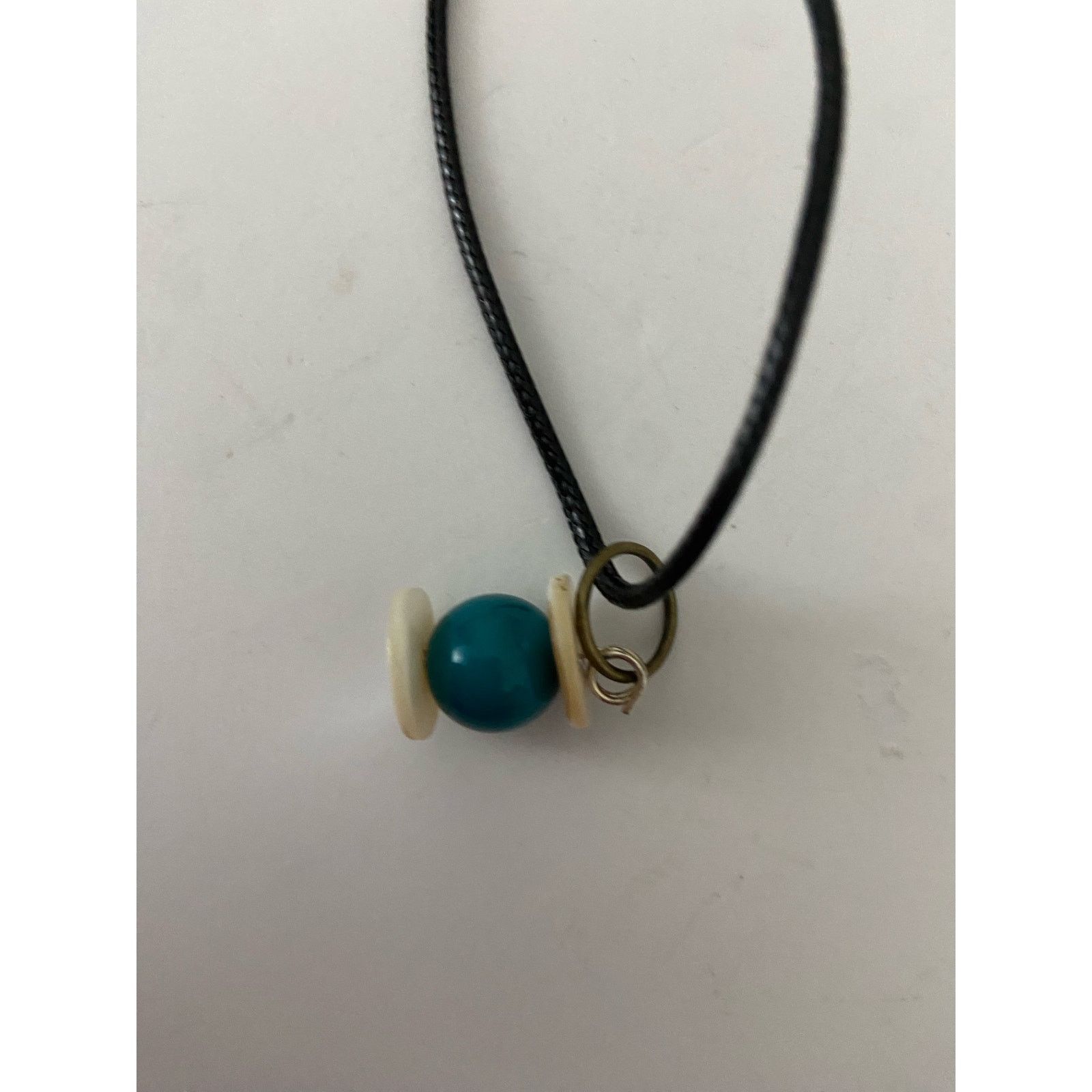 Handmade shell bead pendant necklace Size ONE SIZE - 4 Thumbnail
