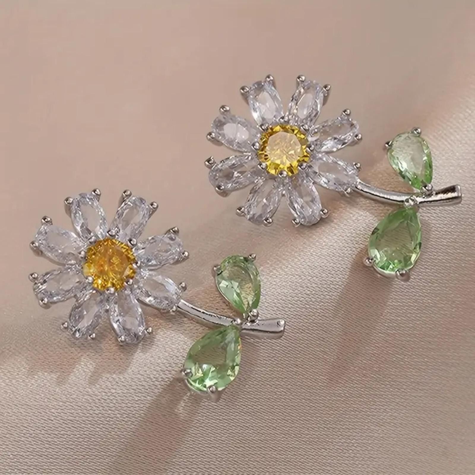 Designer Daisy Crystal Cz Diamond Earrings Size ONE SIZE - 4 Thumbnail