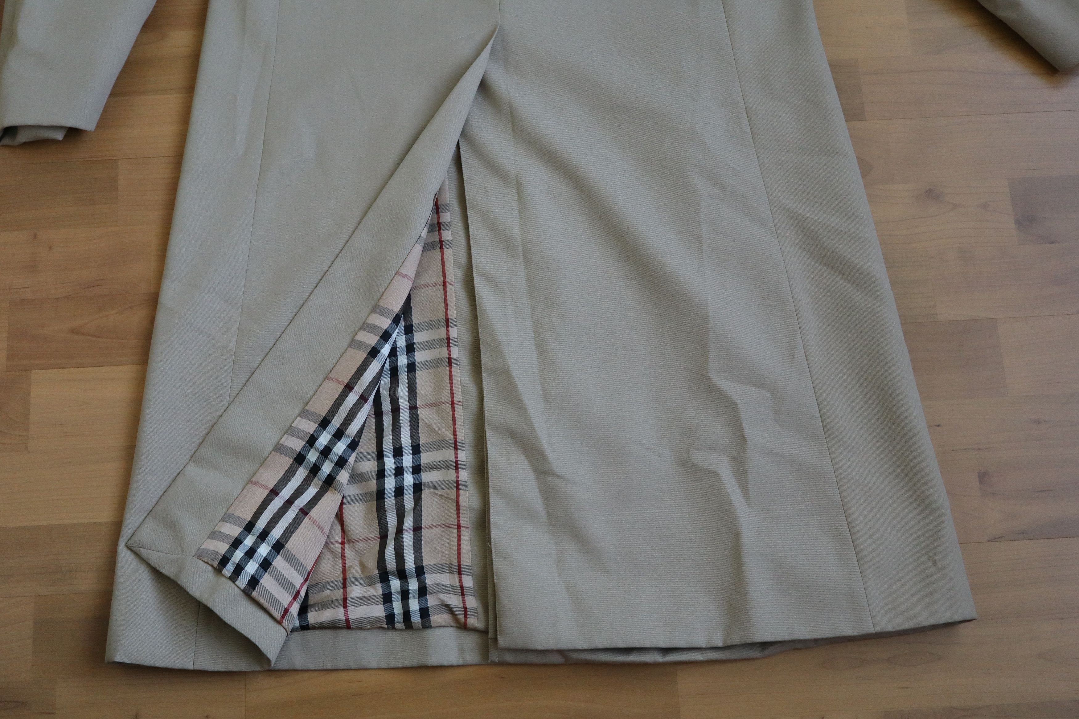 Burberry Burberry Mens Trench coat size L Size US L / EU 52-54 / 3 - 7 Thumbnail