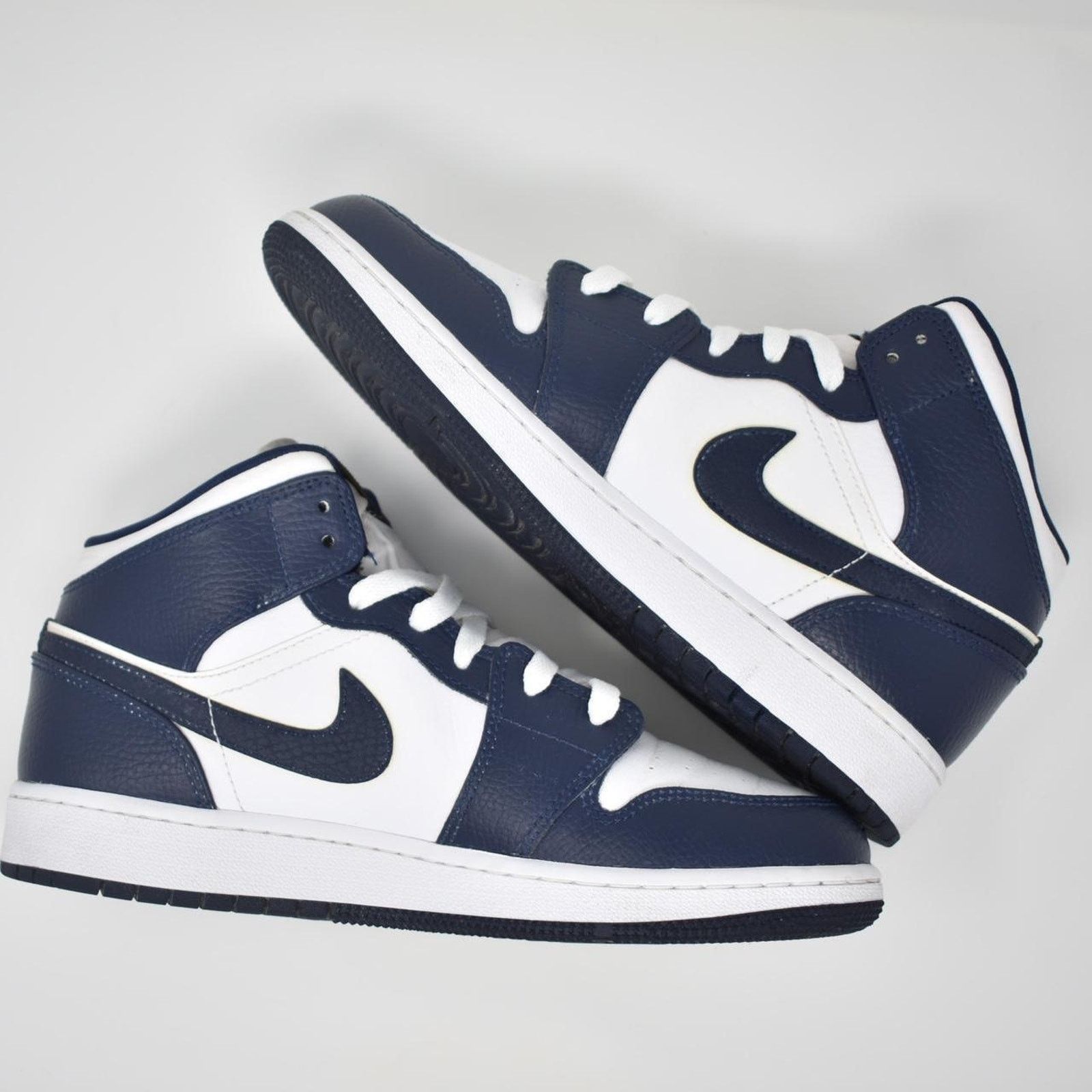 Jordan Brand Jordan 1 Mid “Obsidian” Size US 8 / IT 38 - 4 Thumbnail