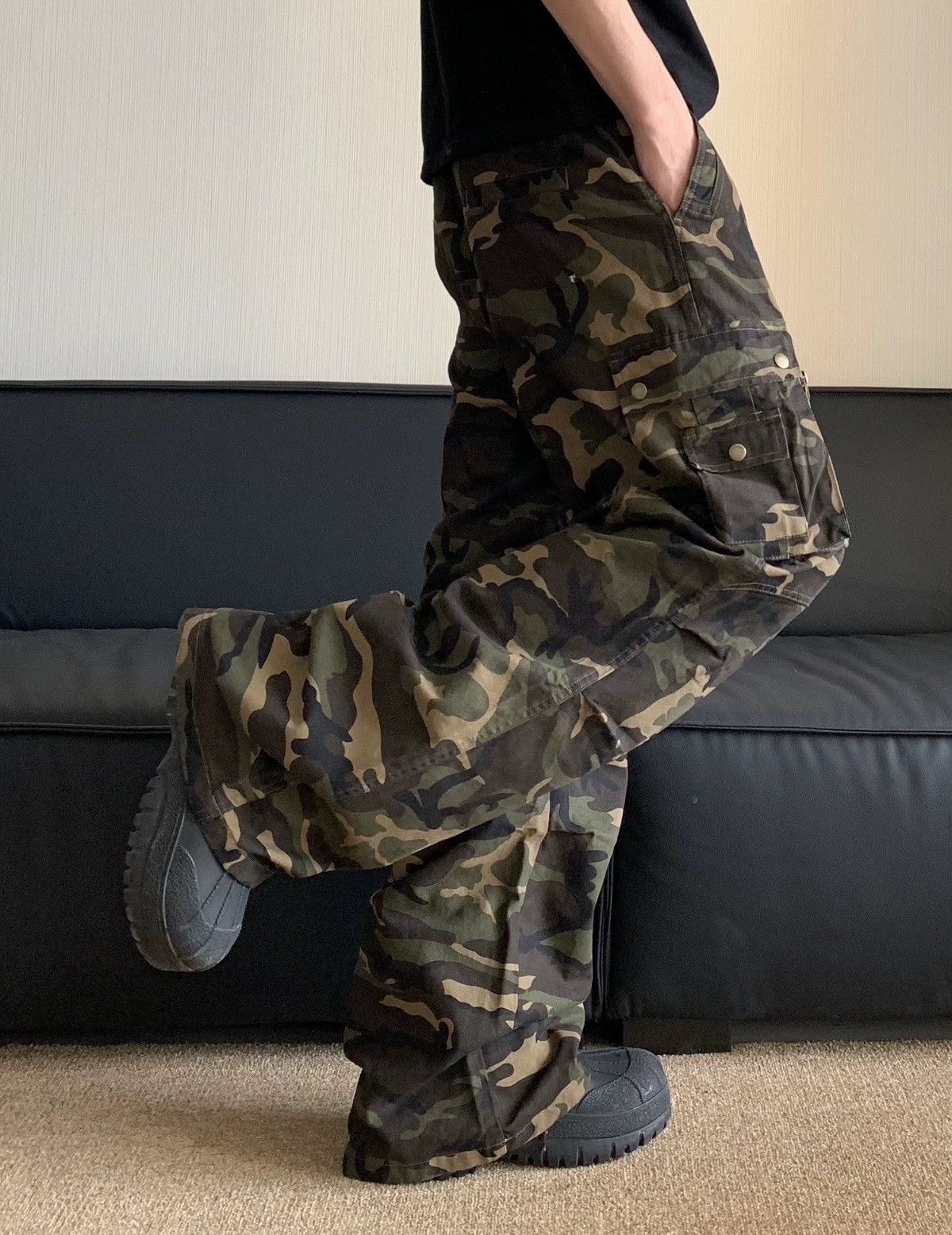 Japanese Brand × Vintage Outdoor retro camouflage baggy cargo pants Size US 33 - 3 Thumbnail