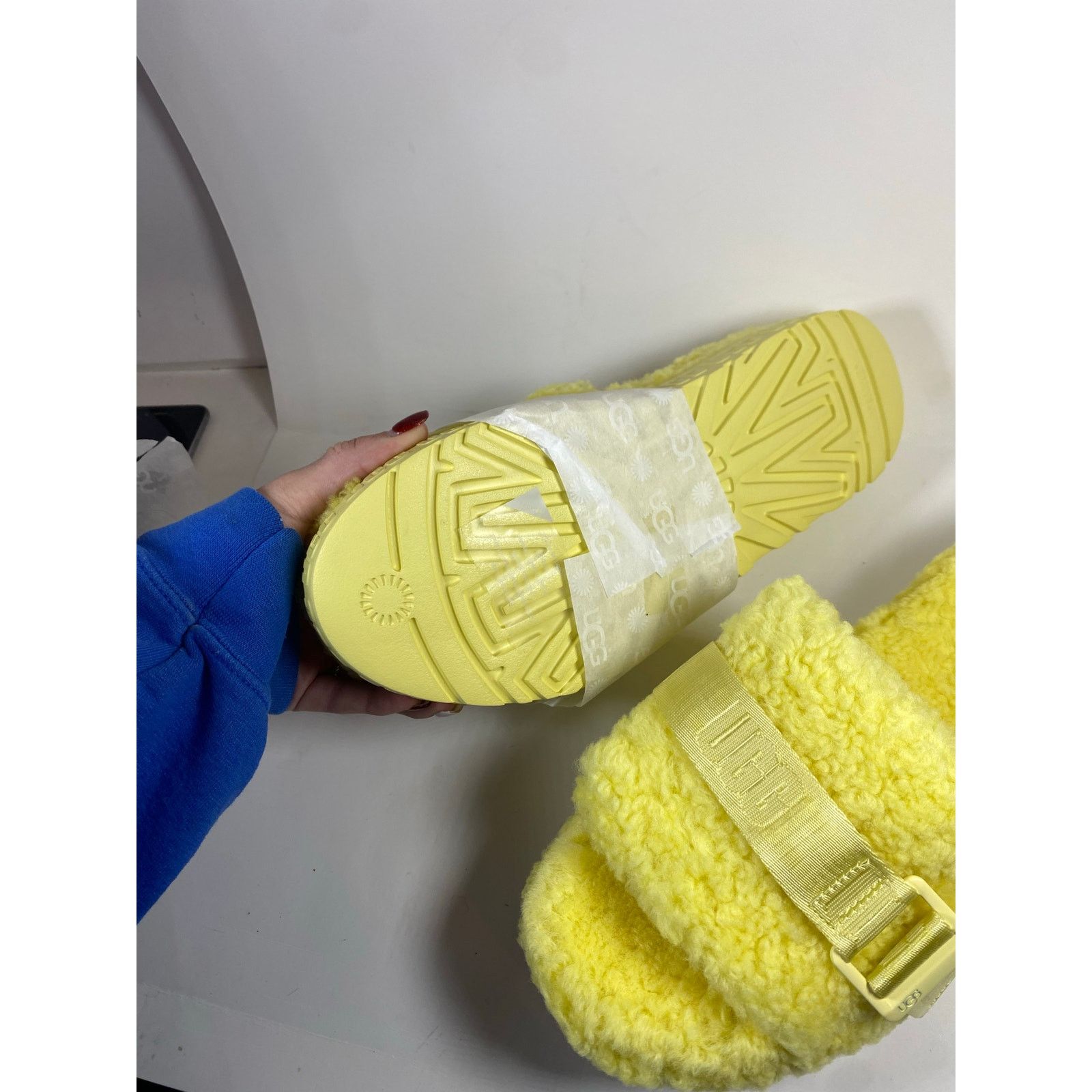Ugg UGG Fluffita Yellow Slippers NWT W10 Size US 10 / IT 40 - 9 Thumbnail