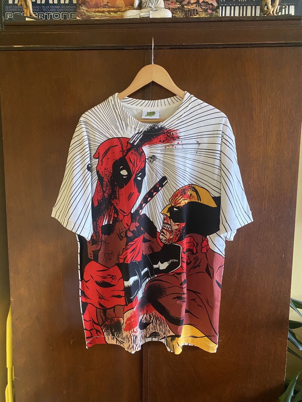 Other Chronic Images Deadpool Vs Wolverine AOP T Shirt - Marvel Size US XL / EU 56 / 4 - 2 Thumbnail