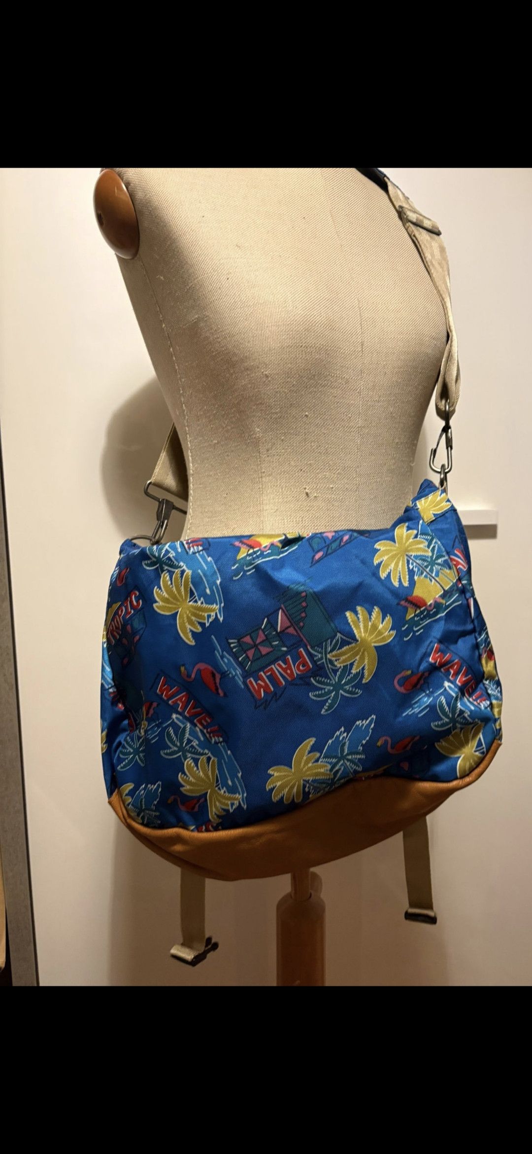 Eastpak Vintage Eastpak USA Backpack – Rare 90s Tropic Print Size ONE SIZE - 2 Thumbnail