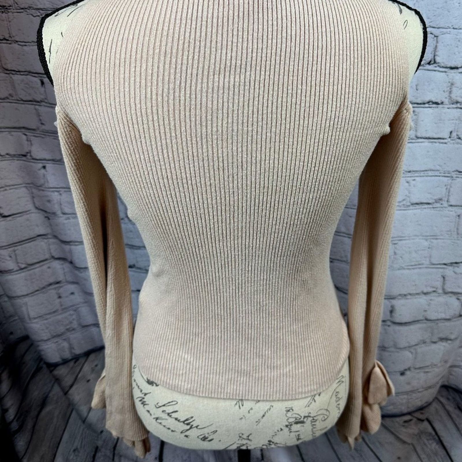 Express Express Cold Shoulder V Neck Bell Sleeve Sweater Blush M Size M / US 6-8 / IT 42-44 - 14 Thumbnail