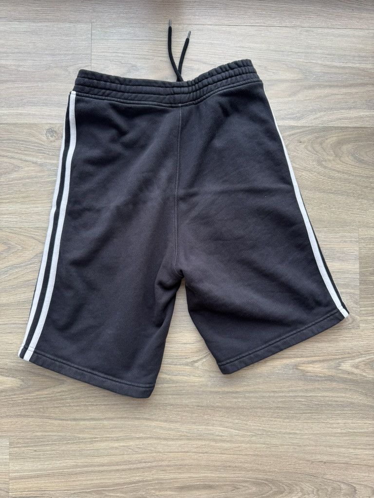 Adidas Adidas Shorts 3 Stripes Size US 42 / EU 58 - 2 Thumbnail
