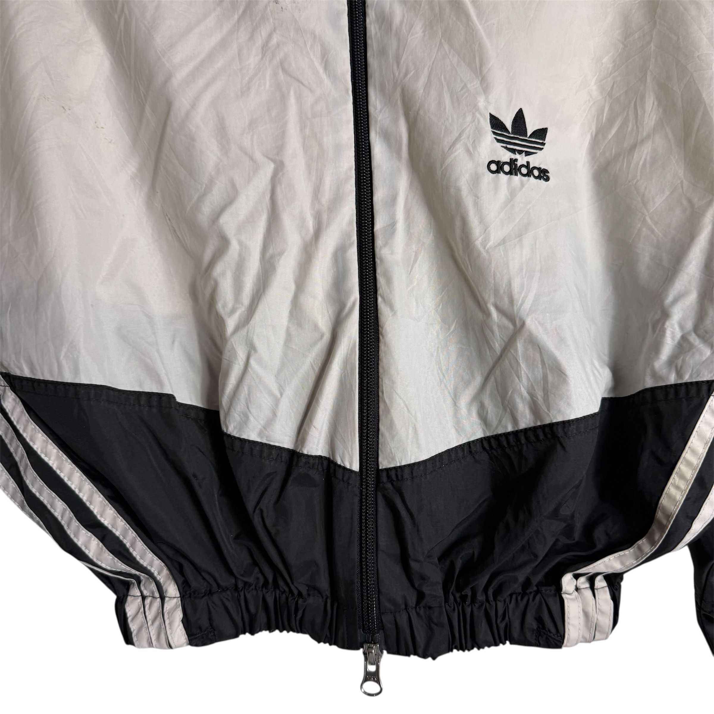 Adidas 🔥RARE🔥Vintage Adidas Trefoil Cropped Full-Zip Windbreaker Size M / US 6-8 / IT 42-44 - 3 Thumbnail