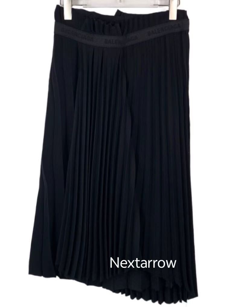 Balenciaga Balenciaga Logo belt irregular design black pleated skirt Size 38" / US 16 / IT 52 - 1 Thumbnail