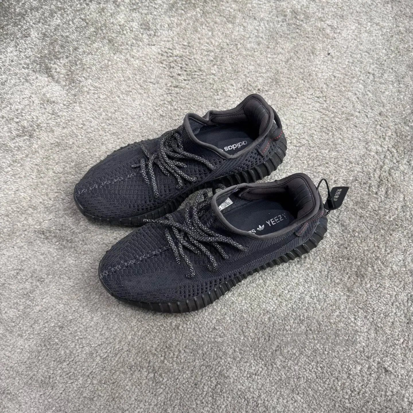 Yeezy adidas Yeezy Boost 350 V2 Black. Size US 9 / EU 42 - 1 Thumbnail