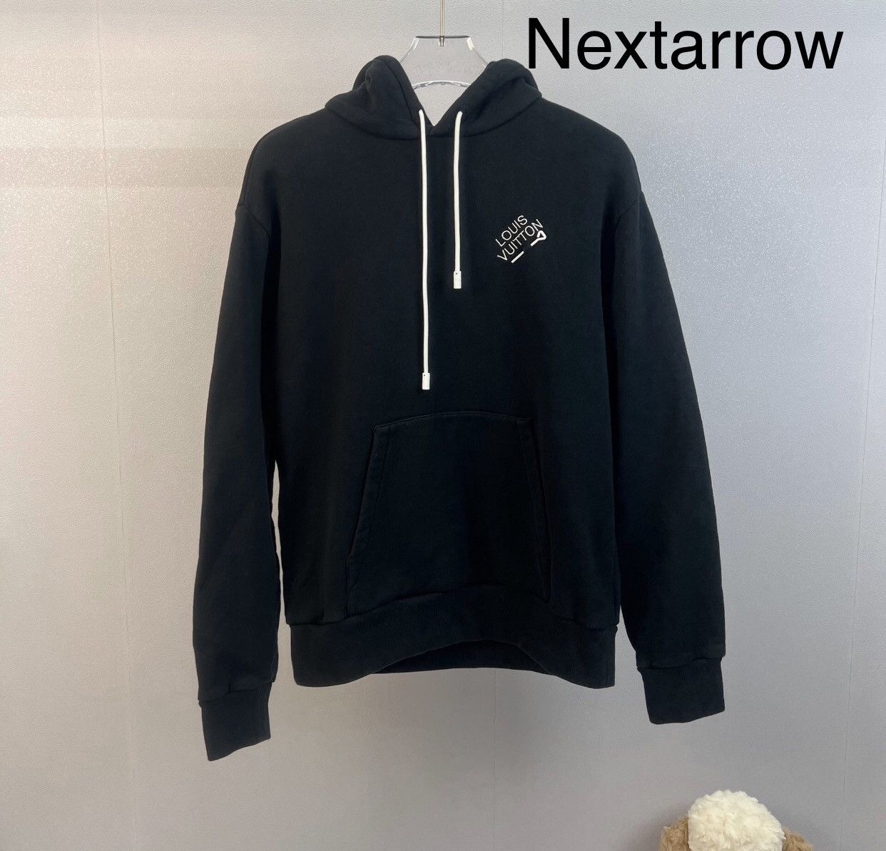 Louis Vuitton LOUIS VUITTON Letter Long Sleeve Hoodie with Pin Sweatshirt Size US S / EU 44-46 / 1 - 1 Thumbnail