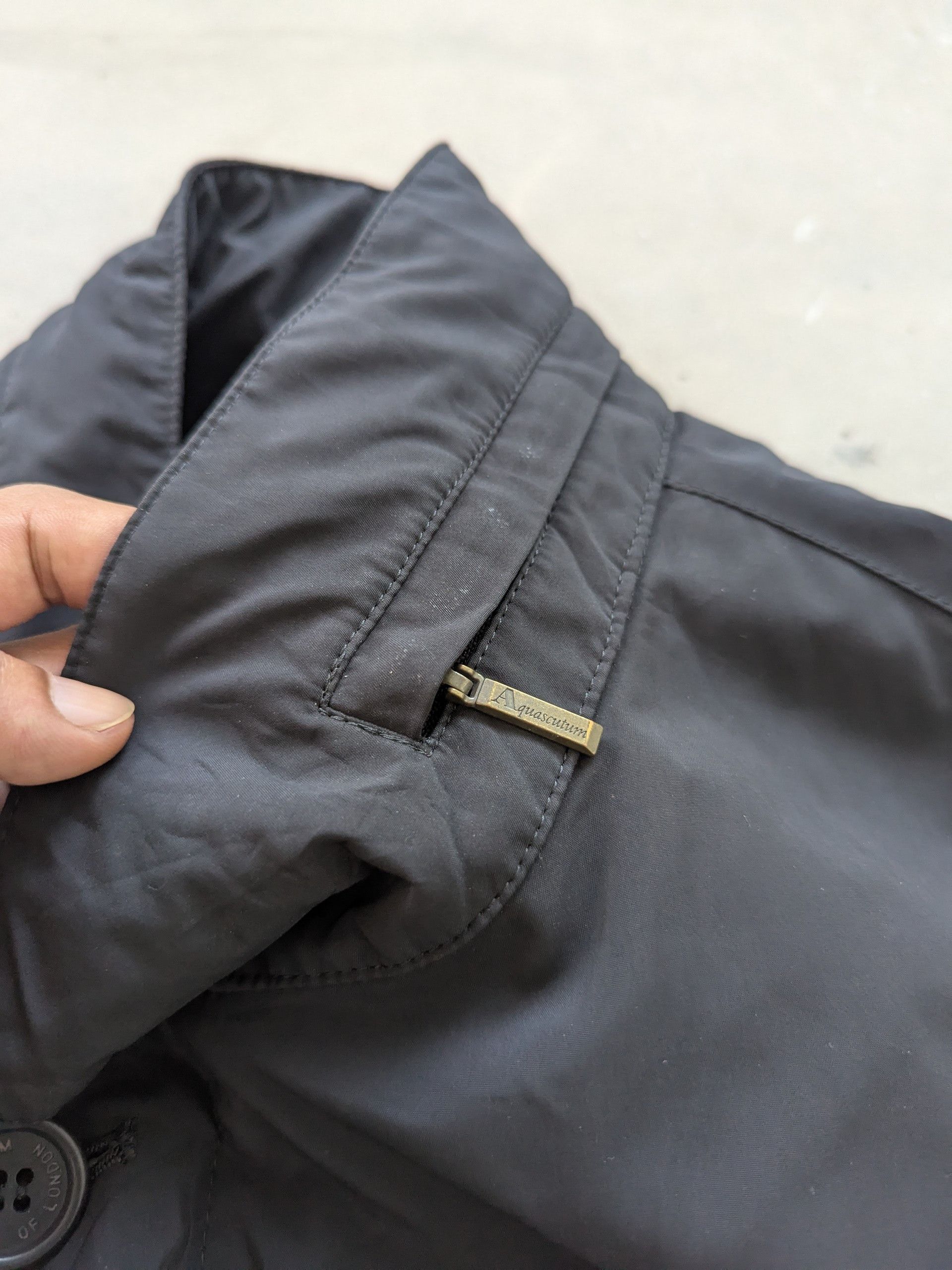Aquascutum × Japanese Brand × Vintage Vintage 1990s Aquascutum Long Jacket Plain Black Size US L / EU 52-54 / 3 - 8 Thumbnail