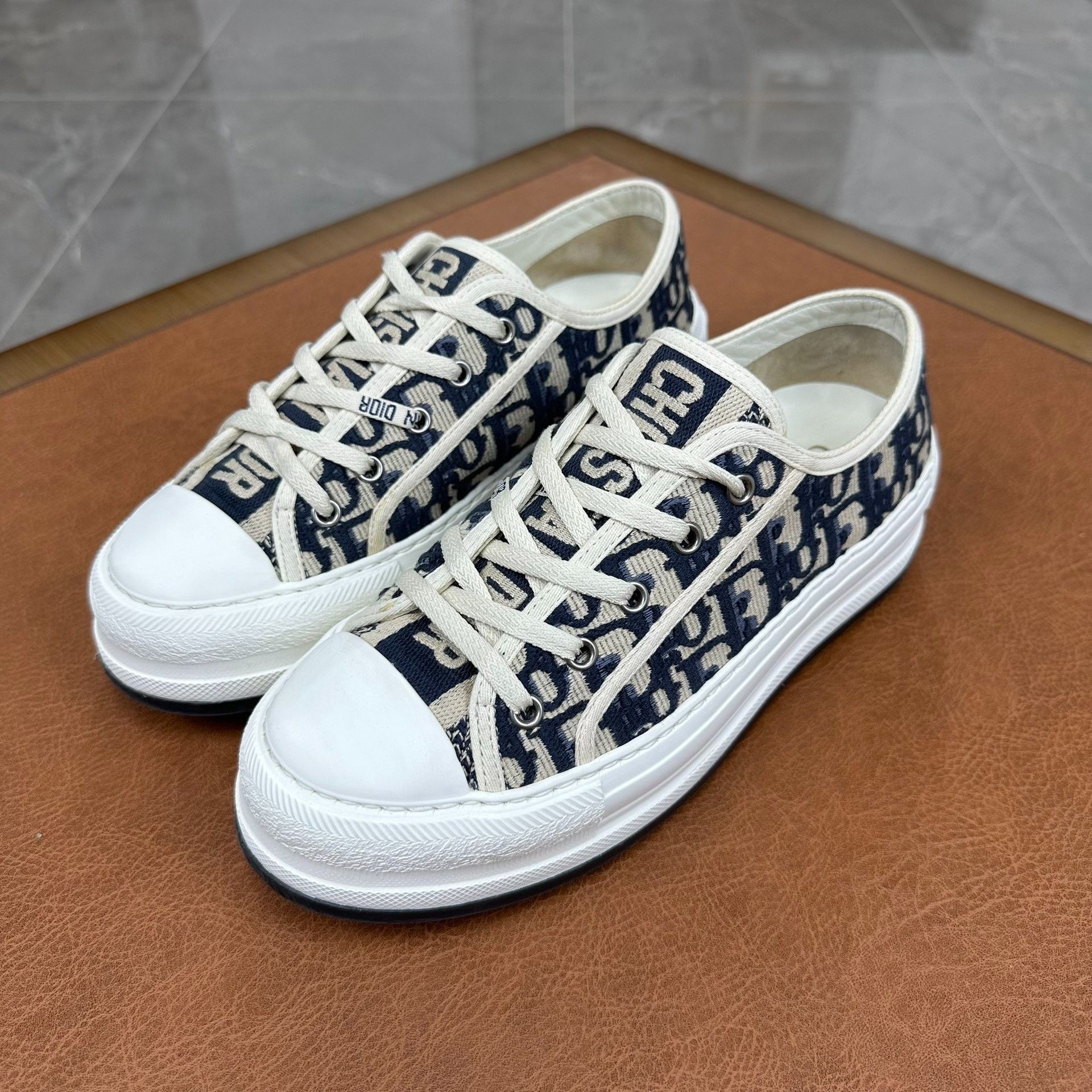 Dior Dior Embroidered Beige Lowtop Sneakers it_38-5 Women Size US 8.5 / IT 38.5 - 1 Thumbnail