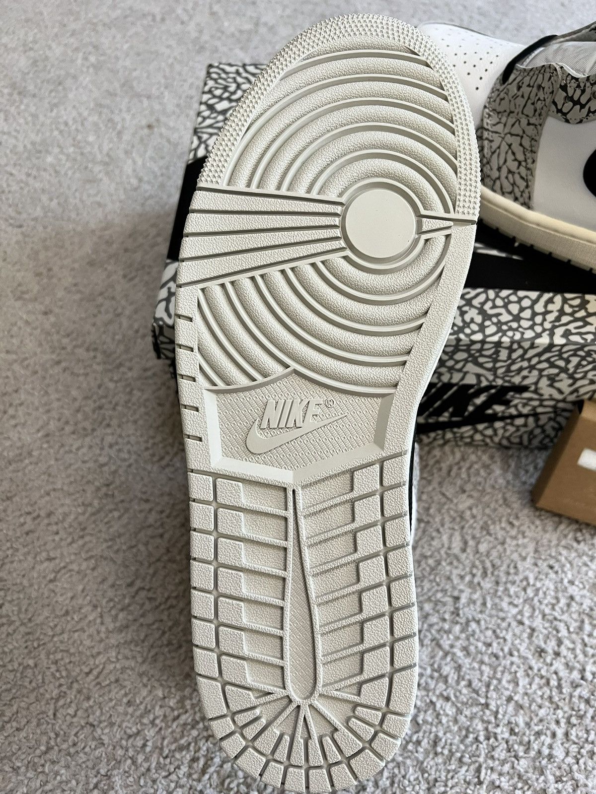 Nike Jordan 1 Retro High OG white cement Size US 12.5 / EU 45-46 - 2 Thumbnail