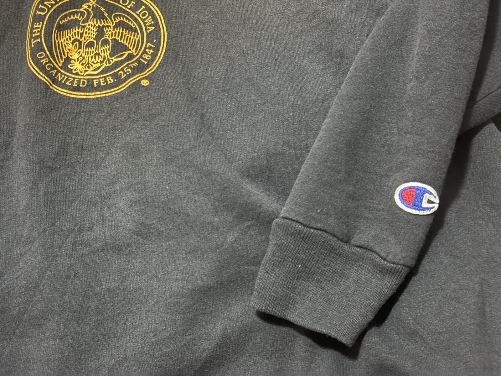Vintage Vintage 90s IOWA Champion Collegiate Loose Fit T Sweatshirt Size US XL / EU 56 / 4 - 2 Thumbnail
