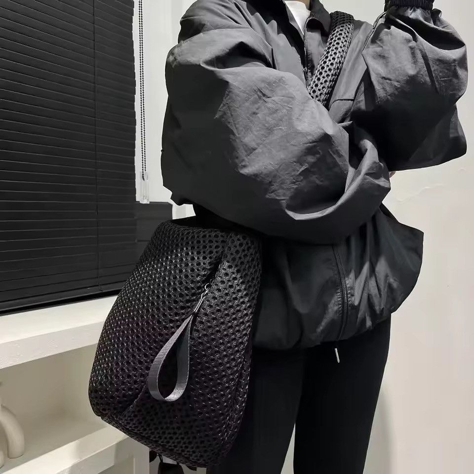 Japanese Brand Black Color Shoulder Messenger Bag Size ONE SIZE - 4 Thumbnail