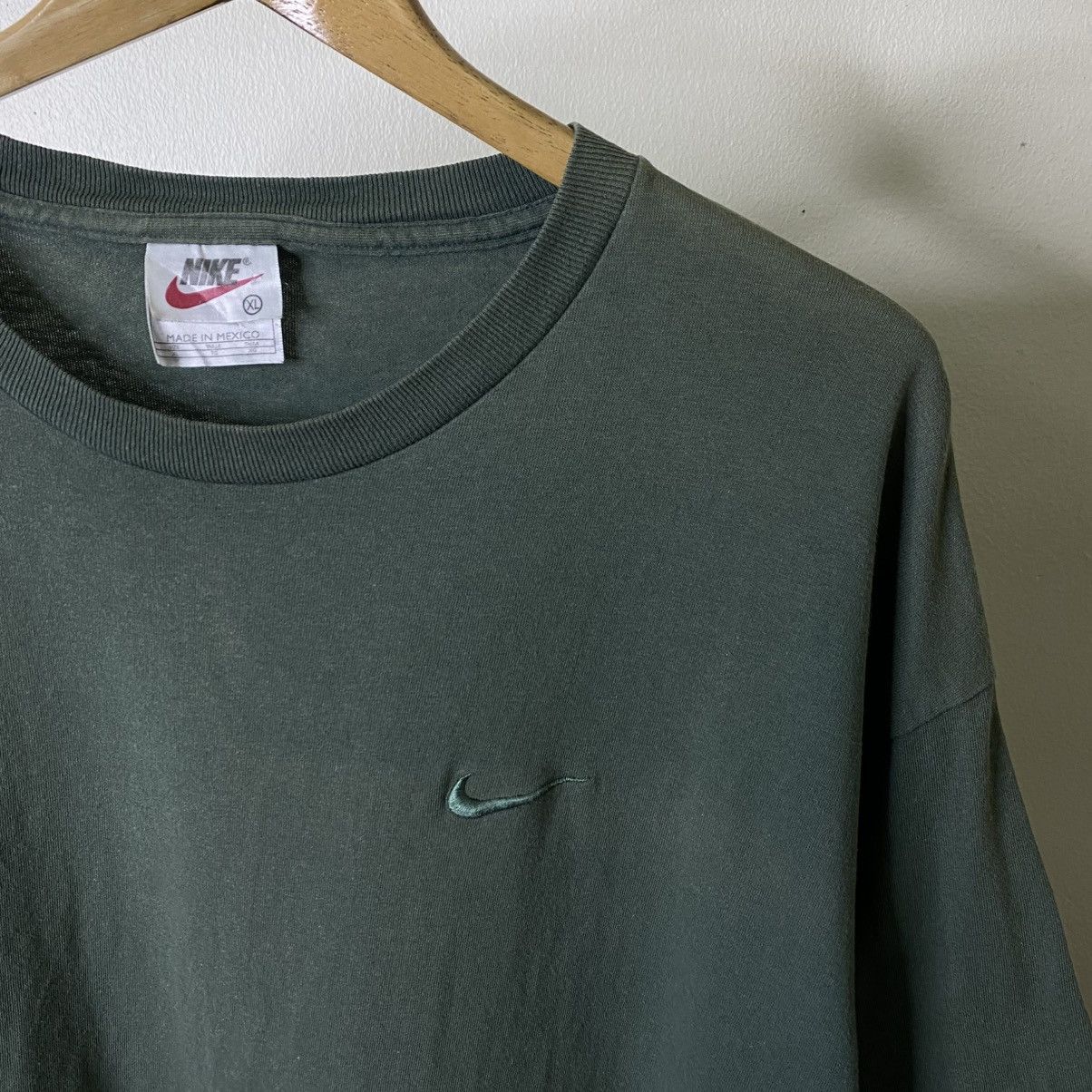 Nike 1990s Nike Essential Embroidery Small Swoosh Faded Green Tee Size US XXL / EU 58 / 5 - 2 Thumbnail