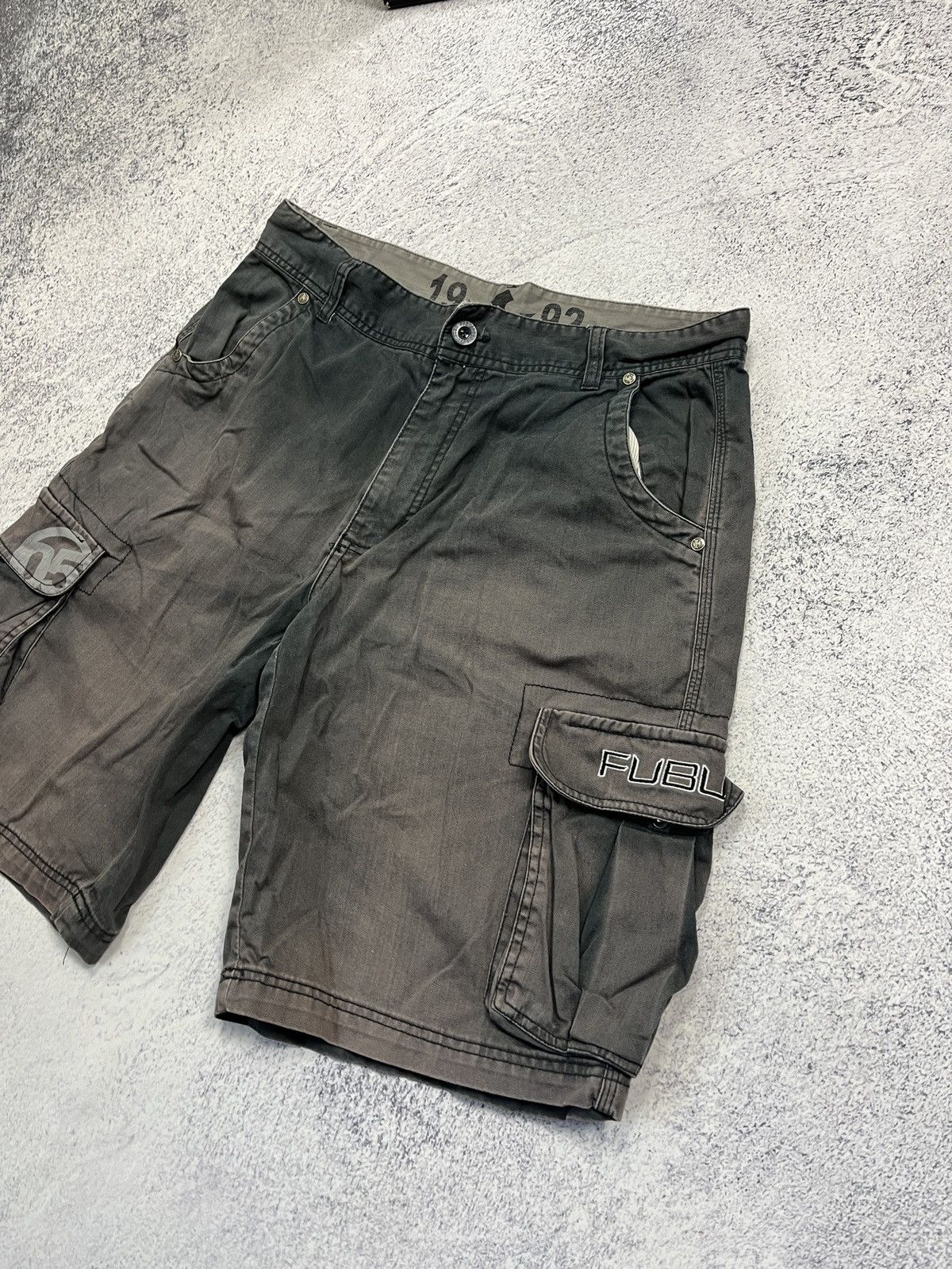 Fubu Vintage 90’s FUBU Baggy Crazy Sun Faded Cargo Shorts Y2k Rap Size US 36 / EU 52 - 5 Thumbnail